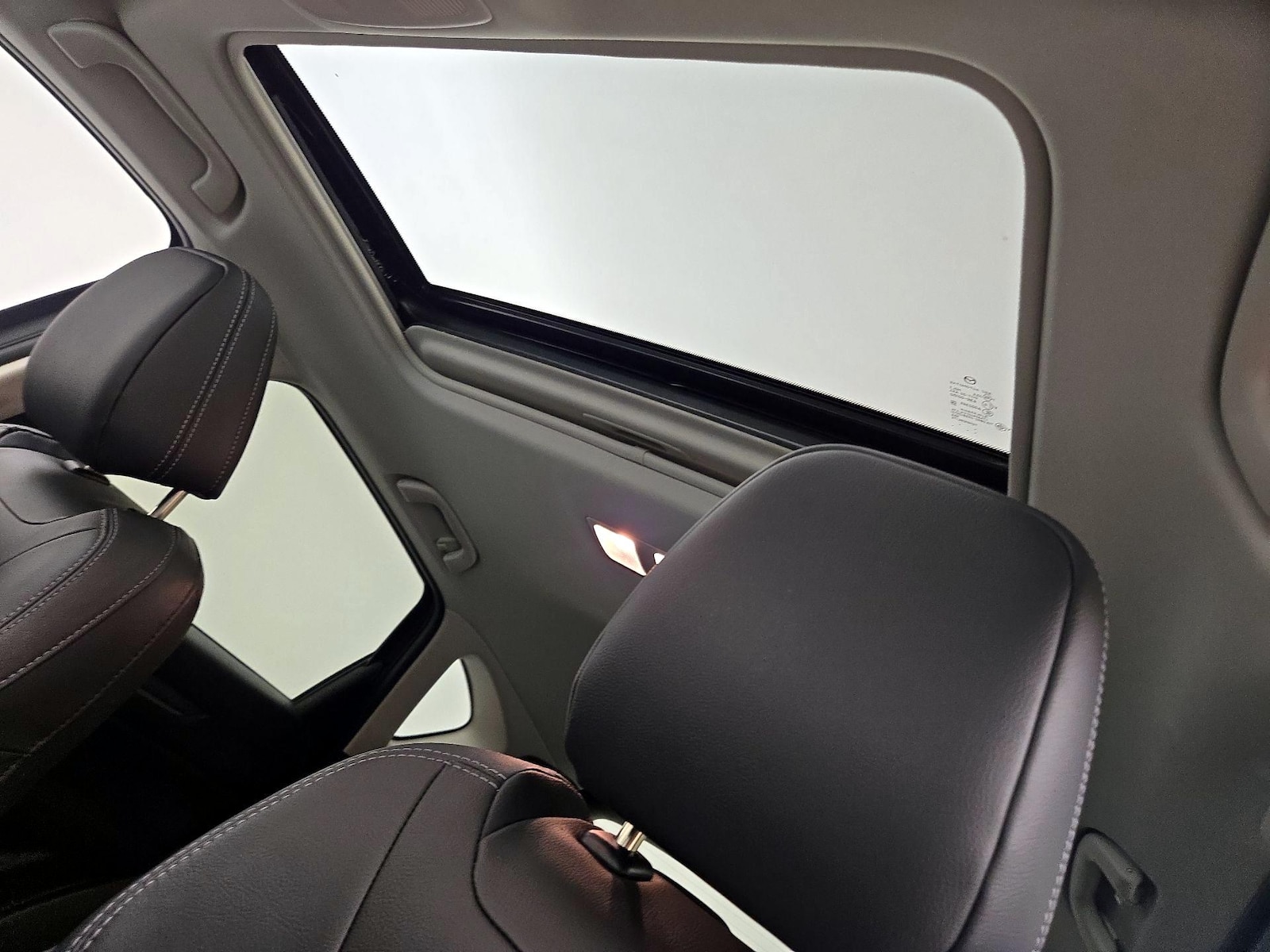 Sunroof(s) & Overhead Airbags