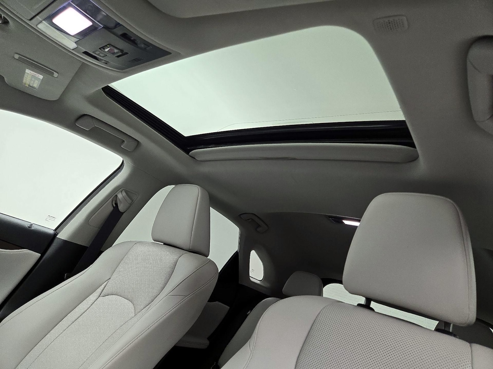 Sunroof(s) & Overhead Airbags