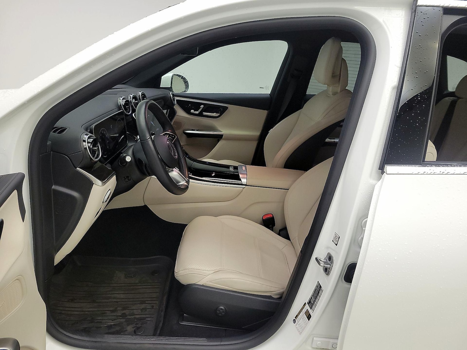 2023 Mercedes-Benz GLC GLC 300 - Photo 12