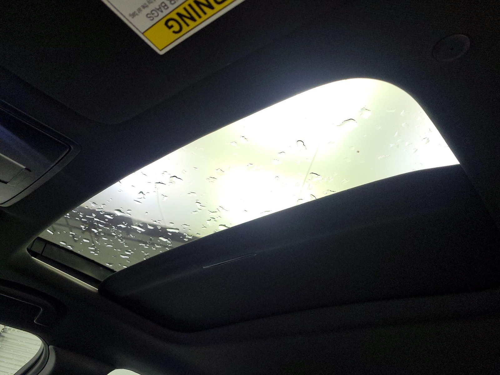 Sunroof(s) & Overhead Airbags