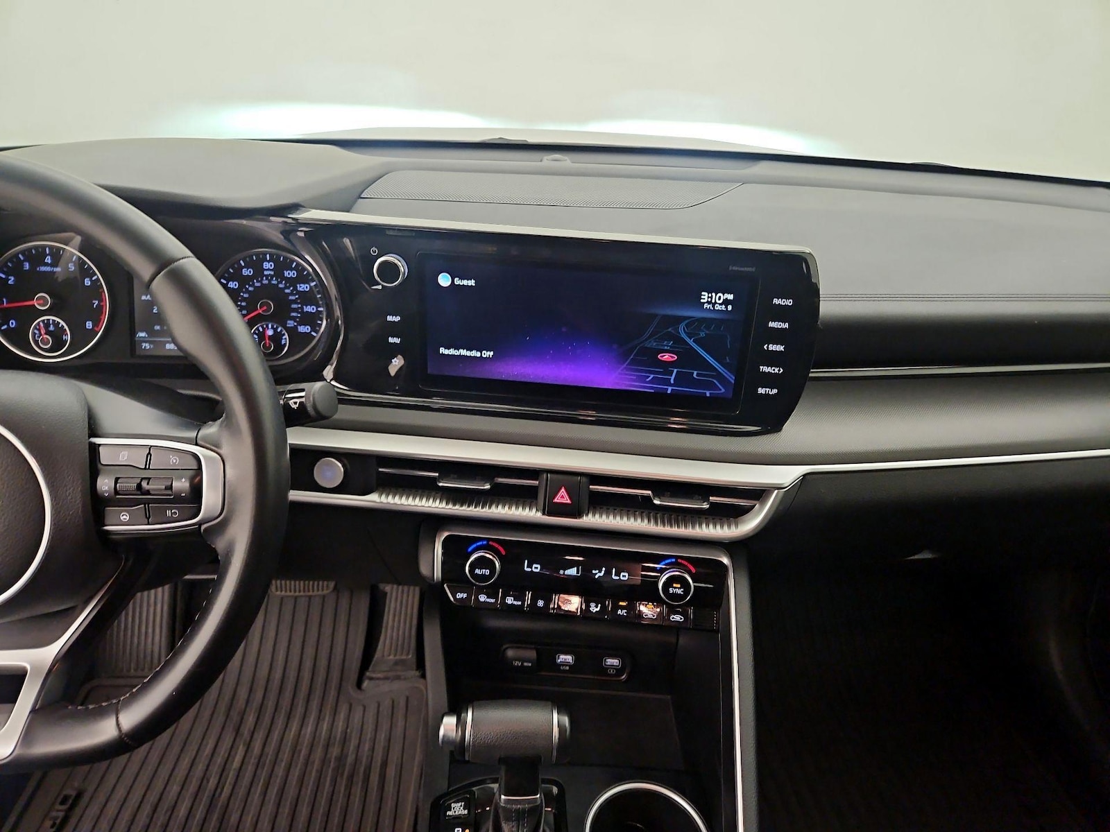 Apple CarPlay® & Android Auto™