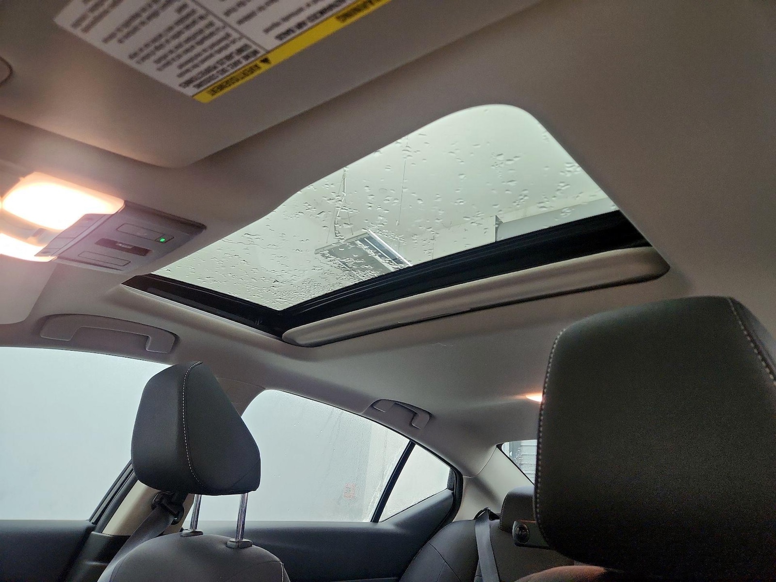 Sunroof(s) & Overhead Airbags