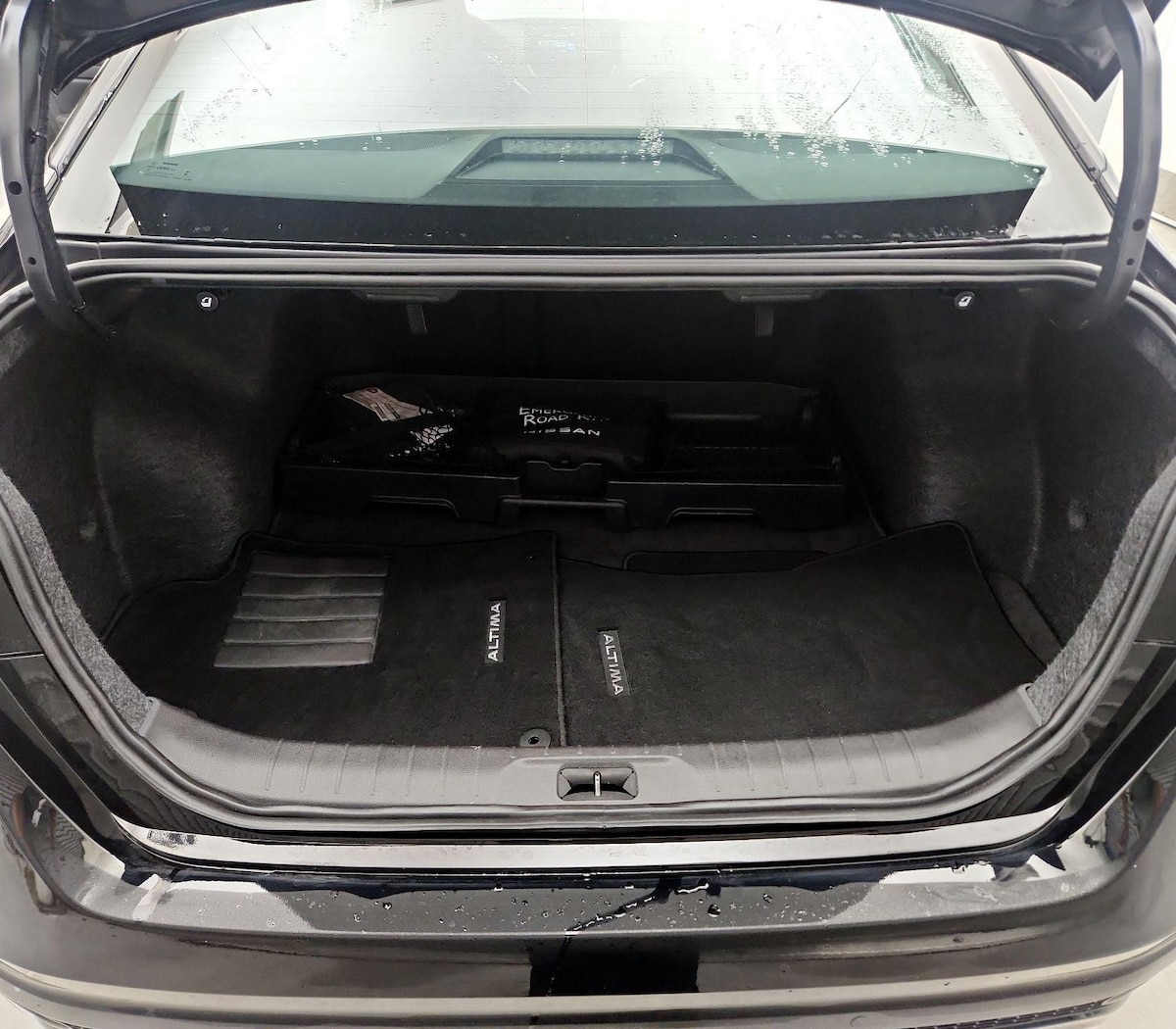 Trunk/Cargo (Seats Up)