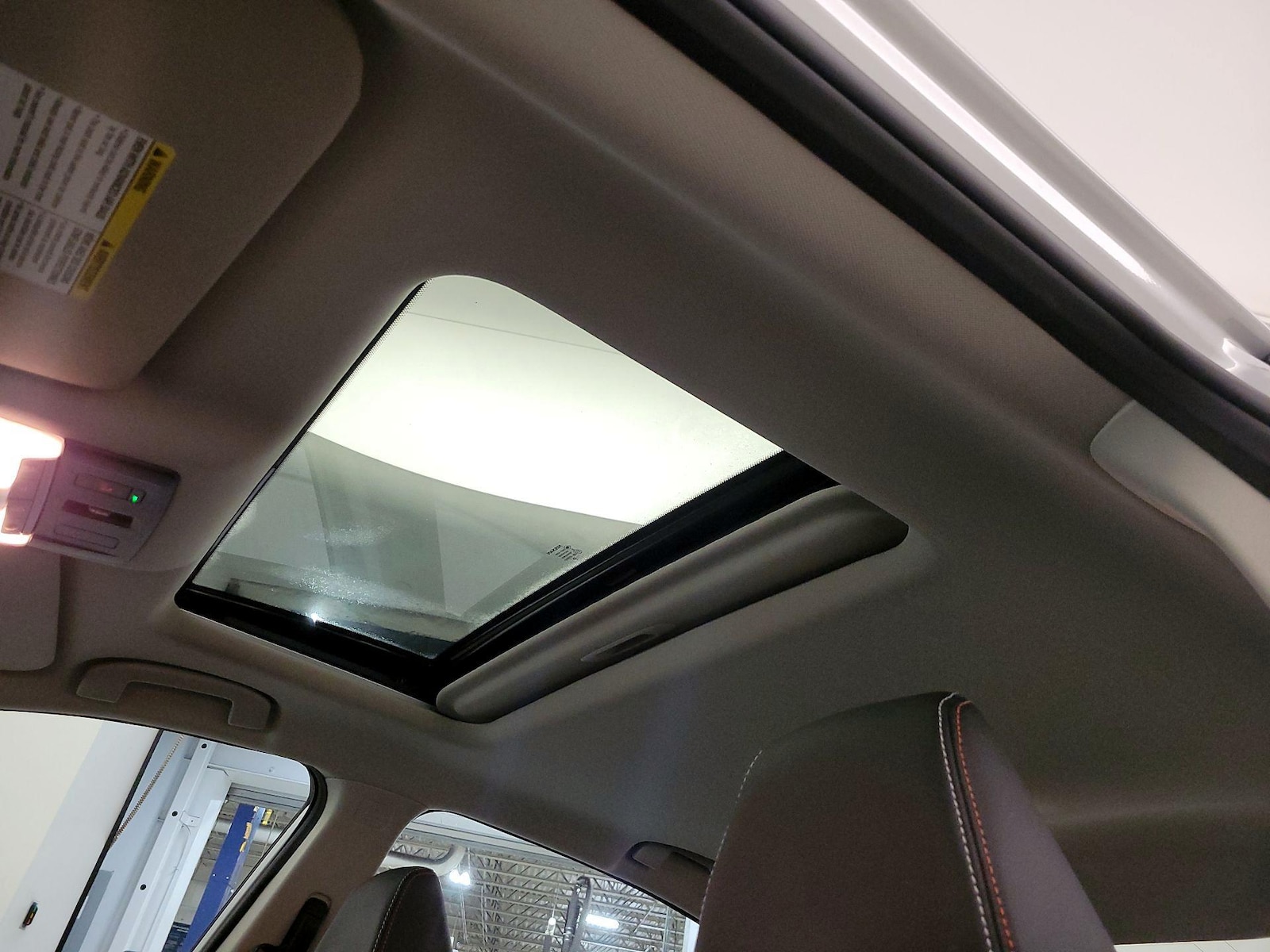 Sunroof(s) & Overhead Airbags