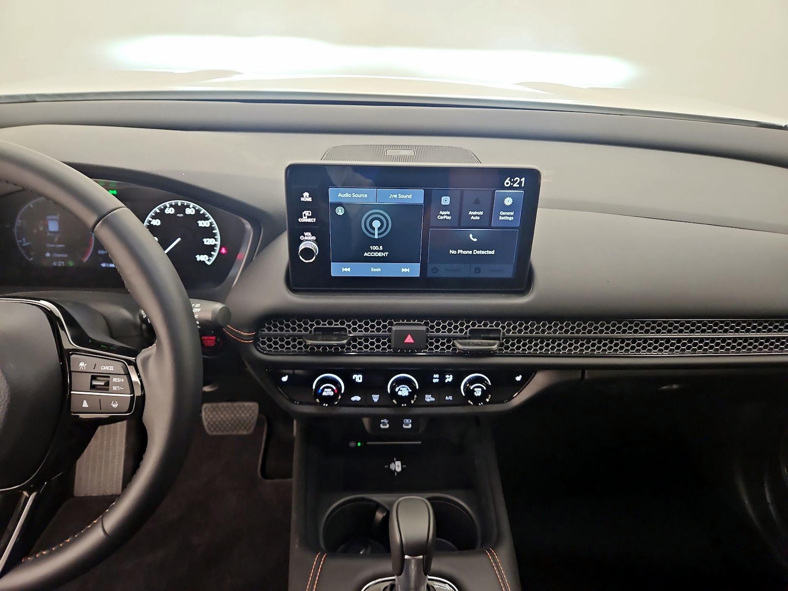 Apple CarPlay® & Android Auto™