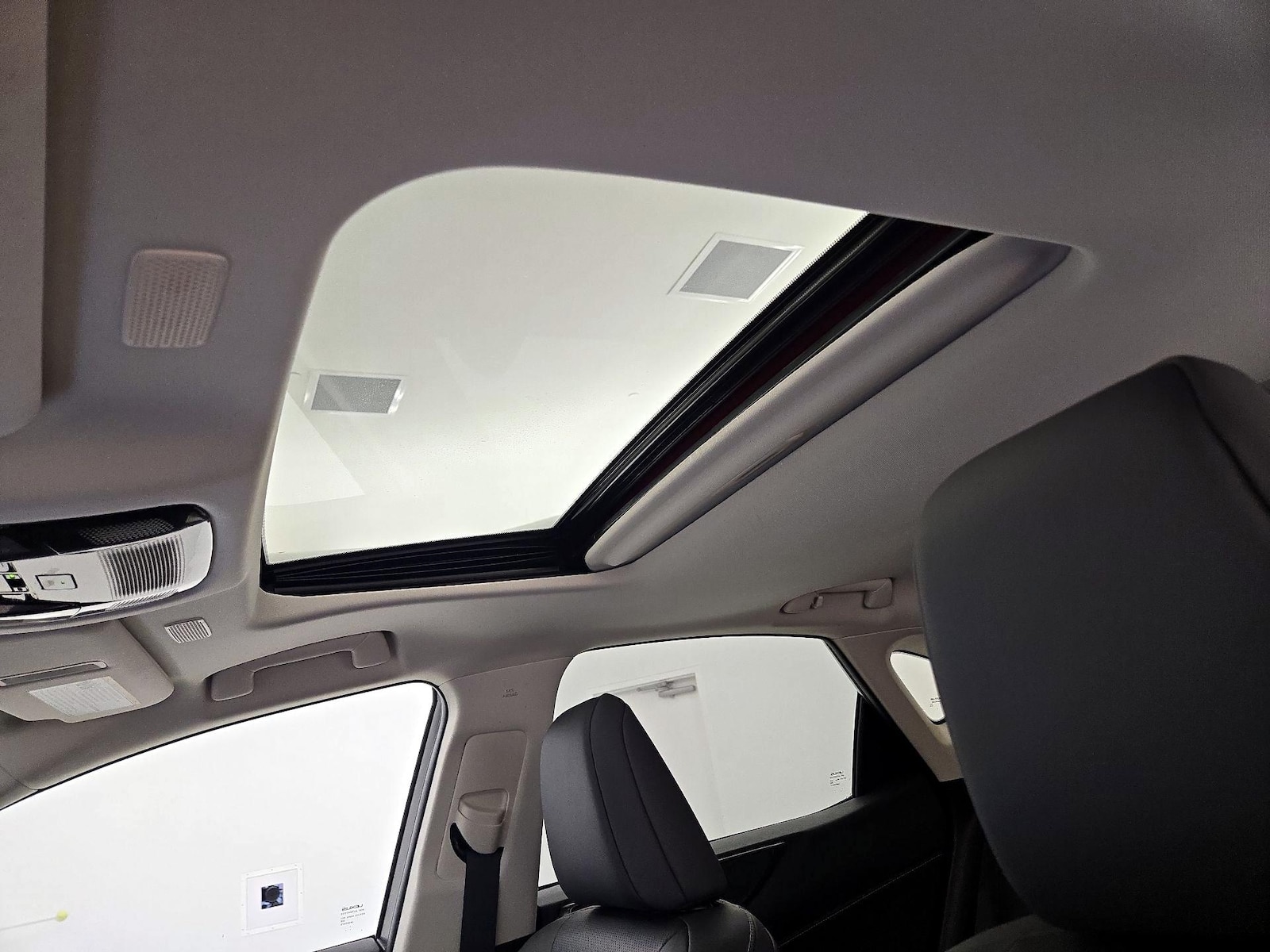 Sunroof(s) & Overhead Airbags