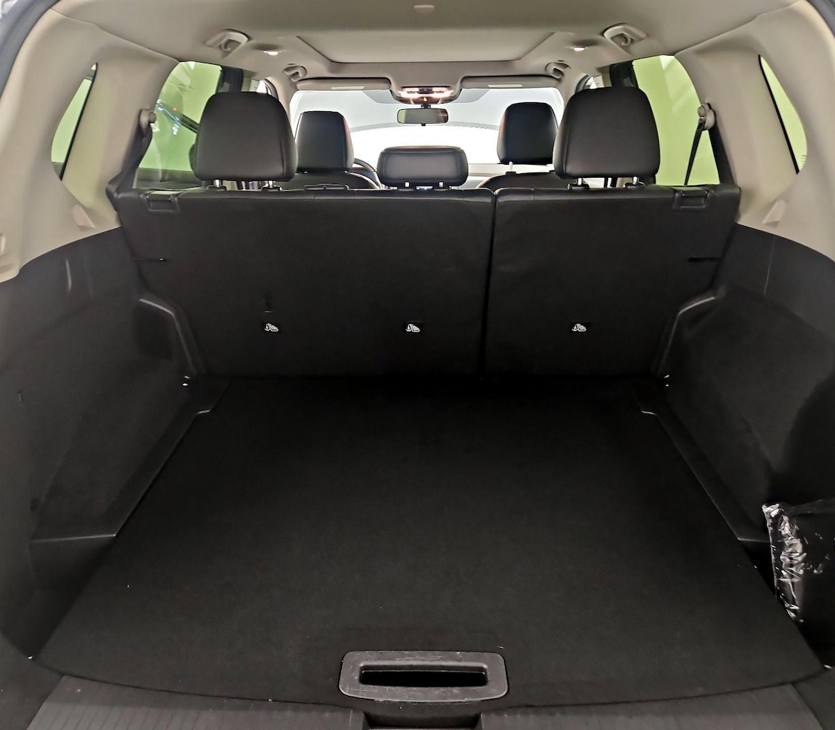 Trunk/Cargo (Seats Up)