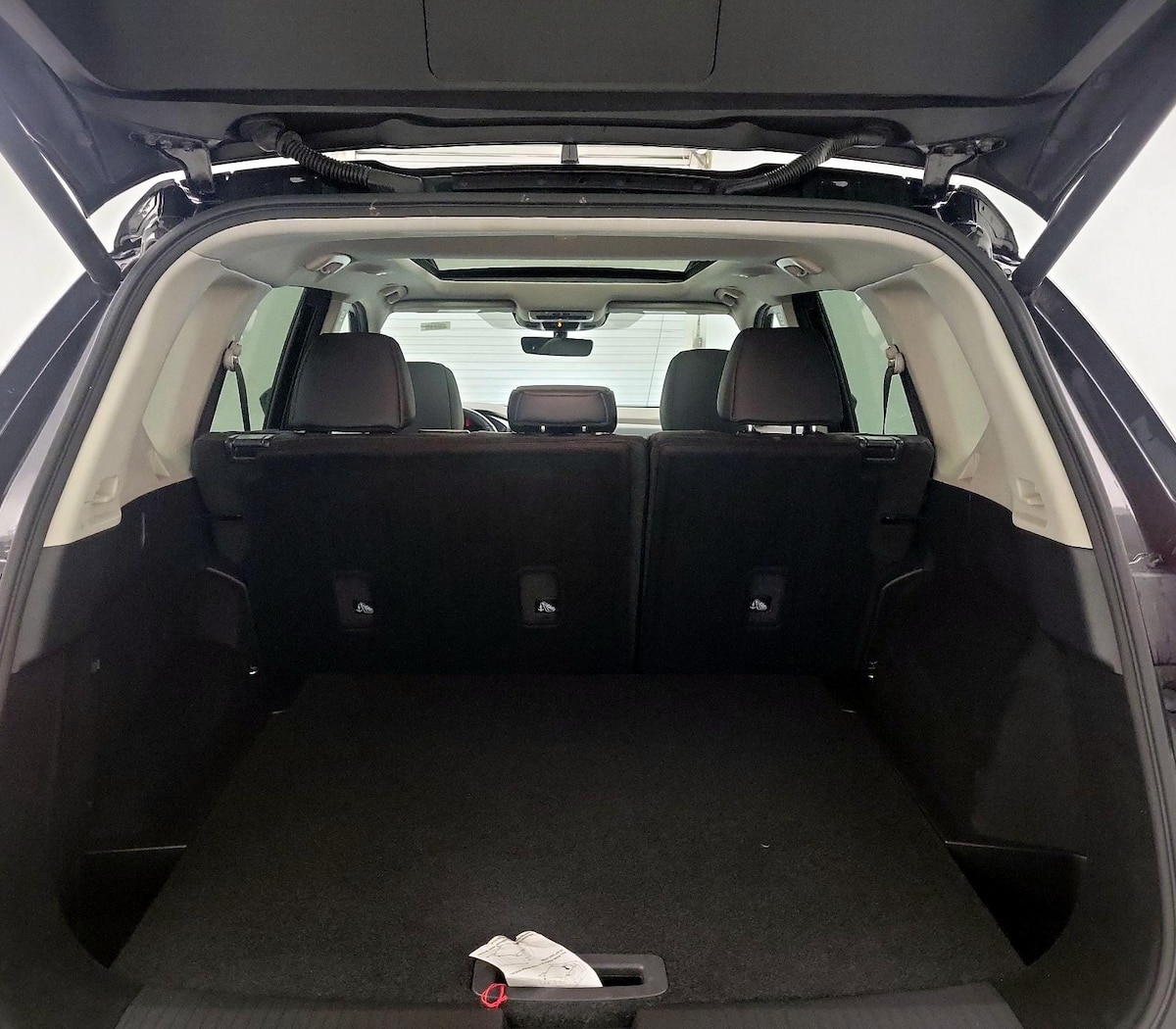 Trunk/Cargo (Seats Up)
