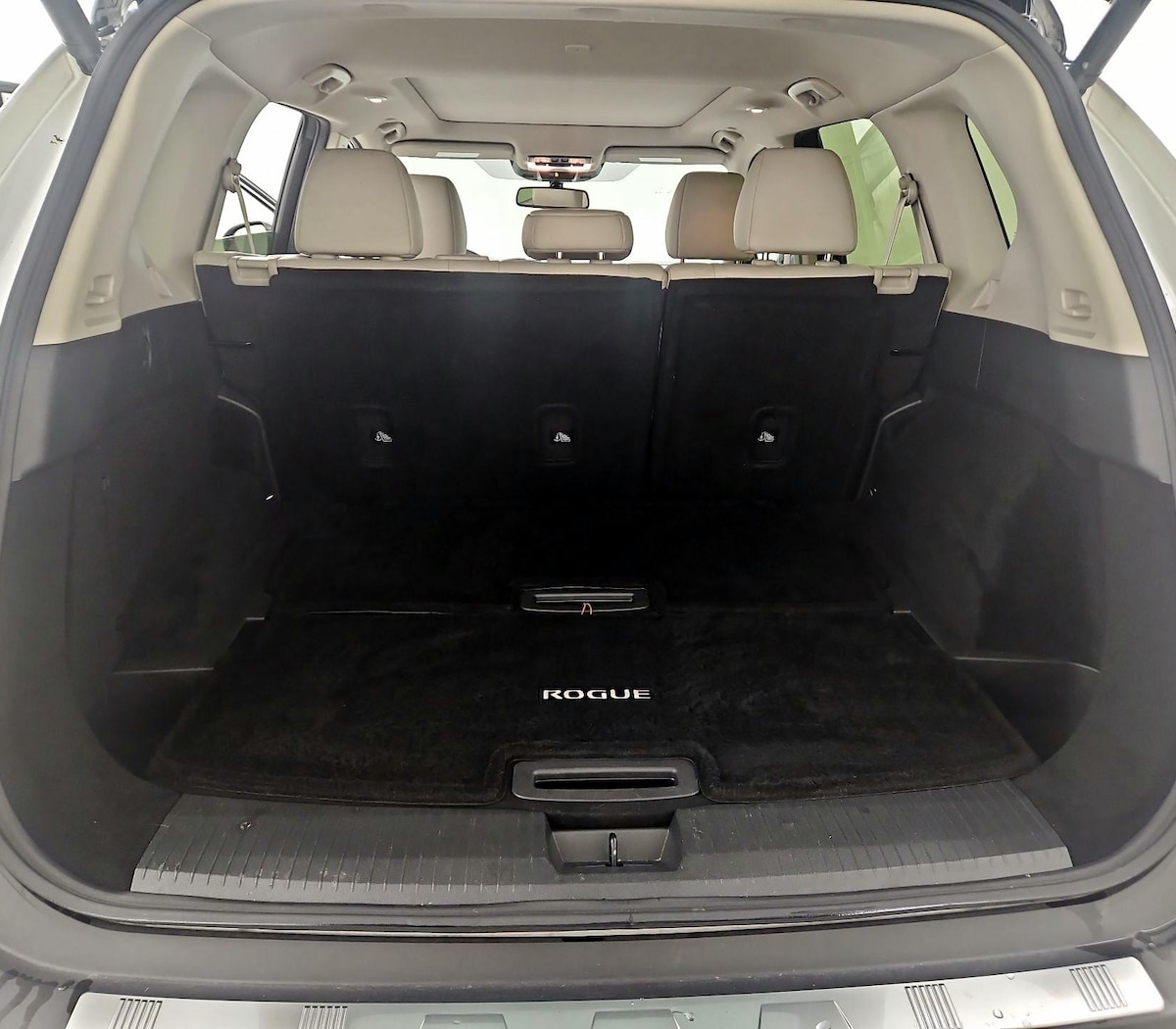 Trunk/Cargo (Seats Up)