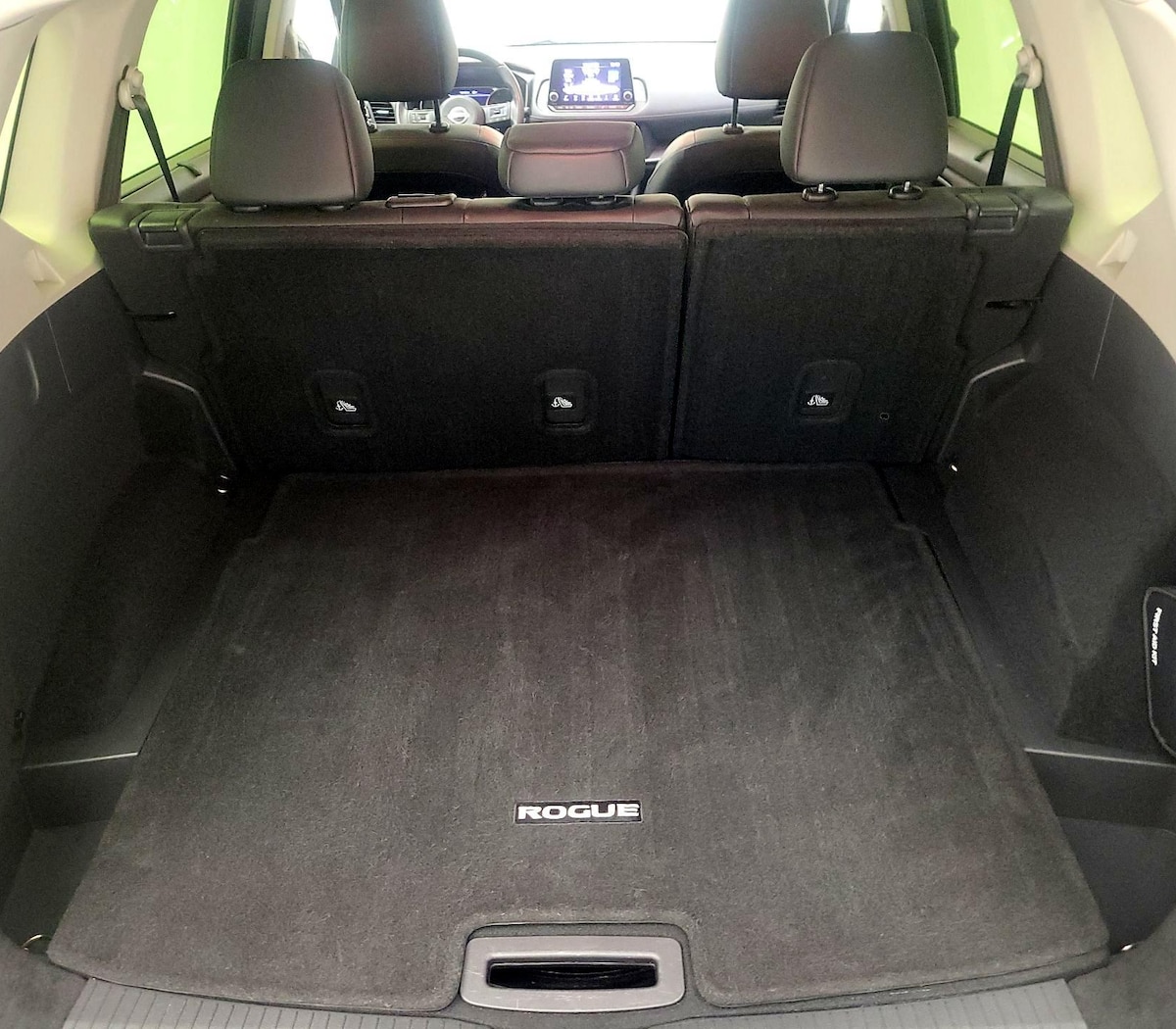 Trunk/Cargo (Seats Up)