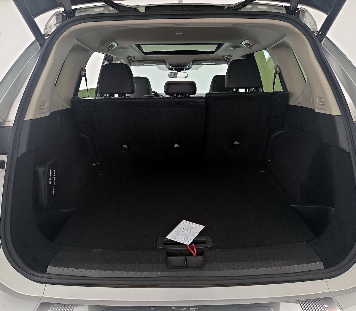 Trunk/Cargo (Seats Up)
