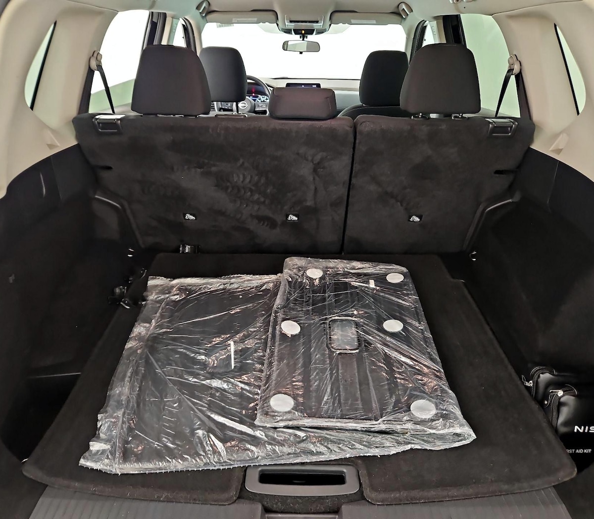 Trunk/Cargo (Seats Up)