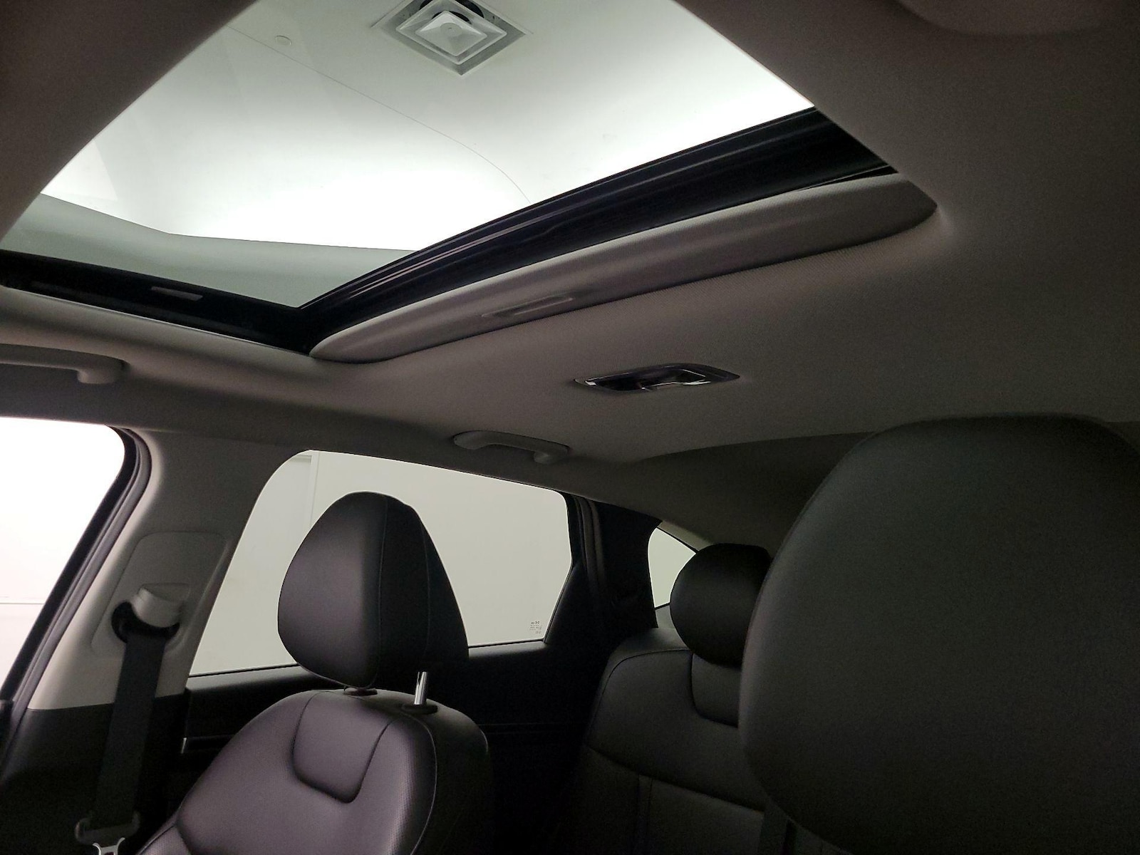 Sunroof(s) & Overhead Airbags