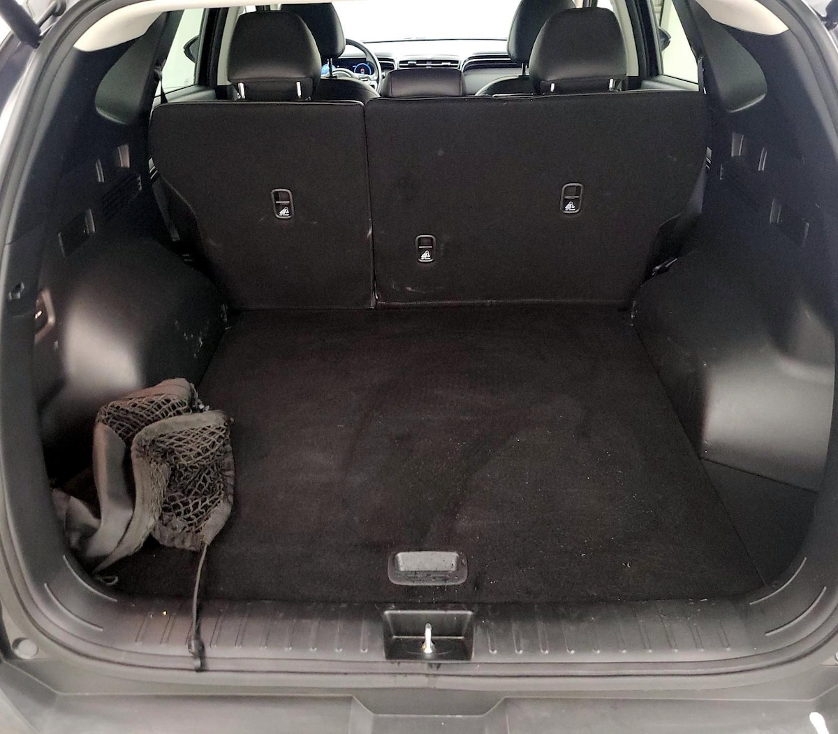 Trunk/Cargo (Seats Up)