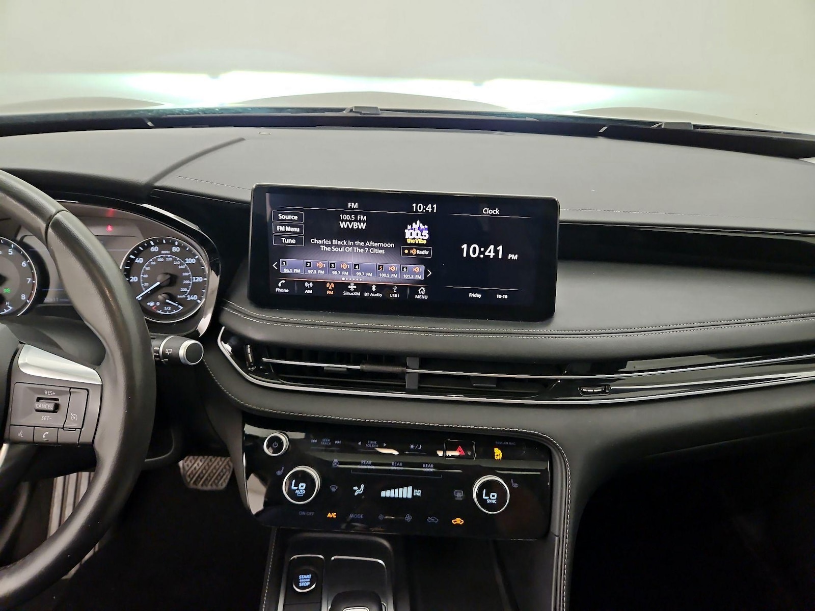 Apple CarPlay® & Android Auto™