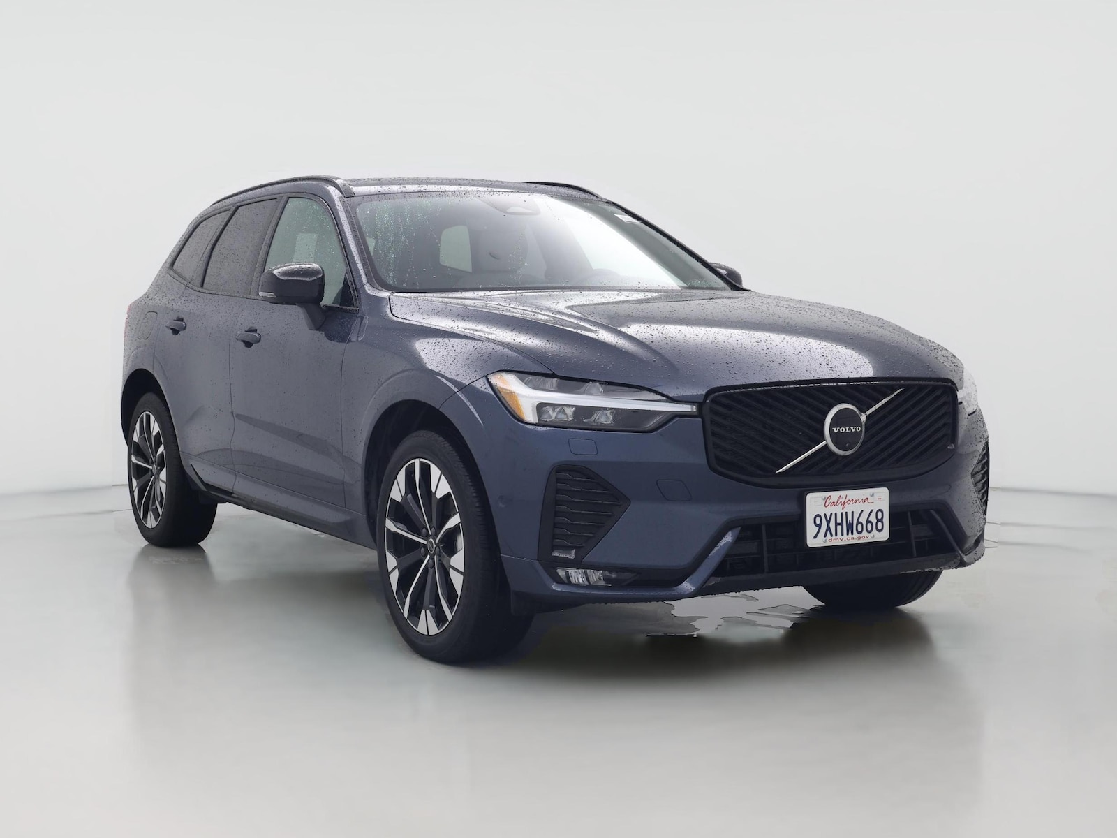 2026 Volvo XC60 Plus