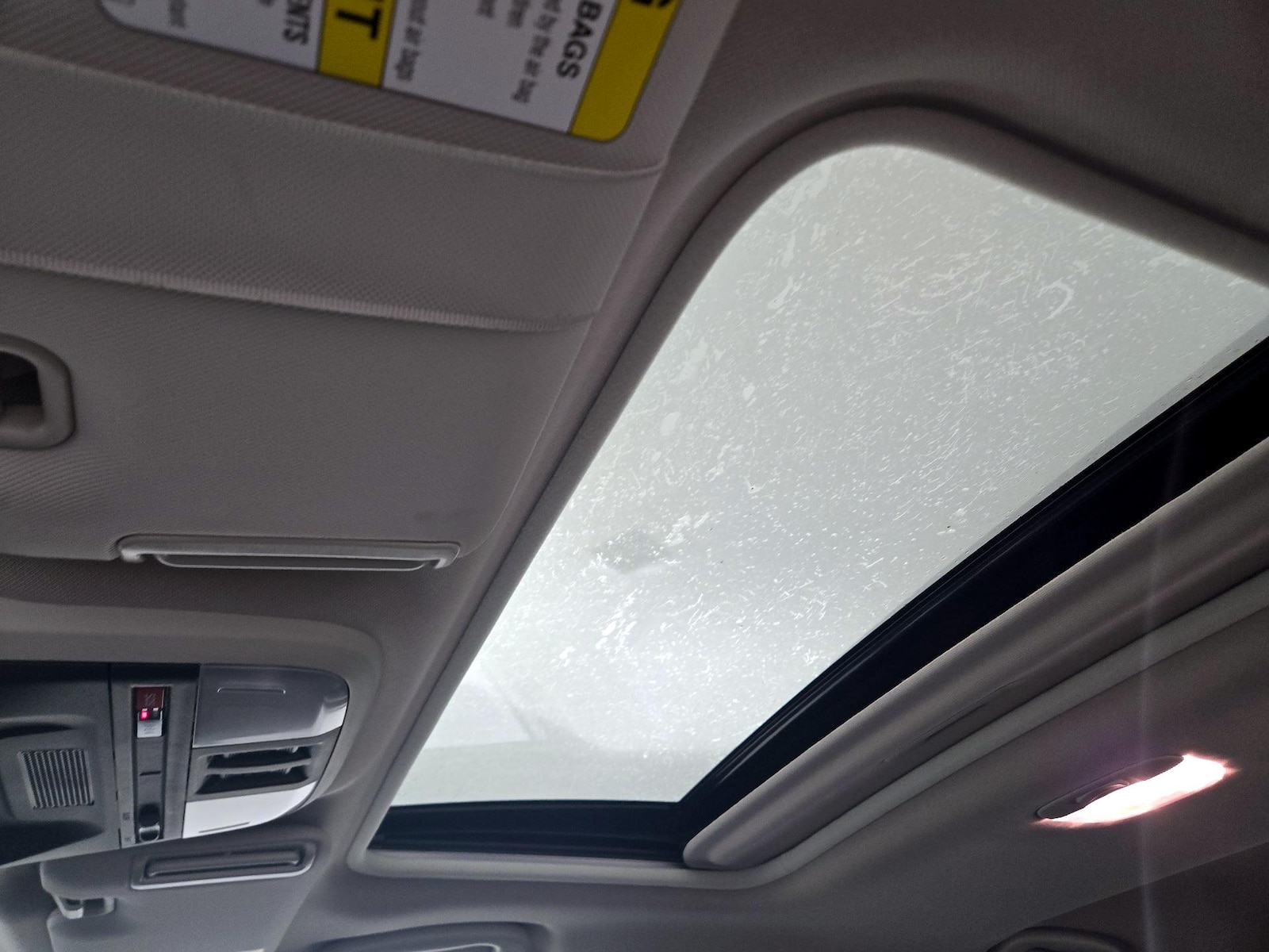 Sunroof(s) & Overhead Airbags