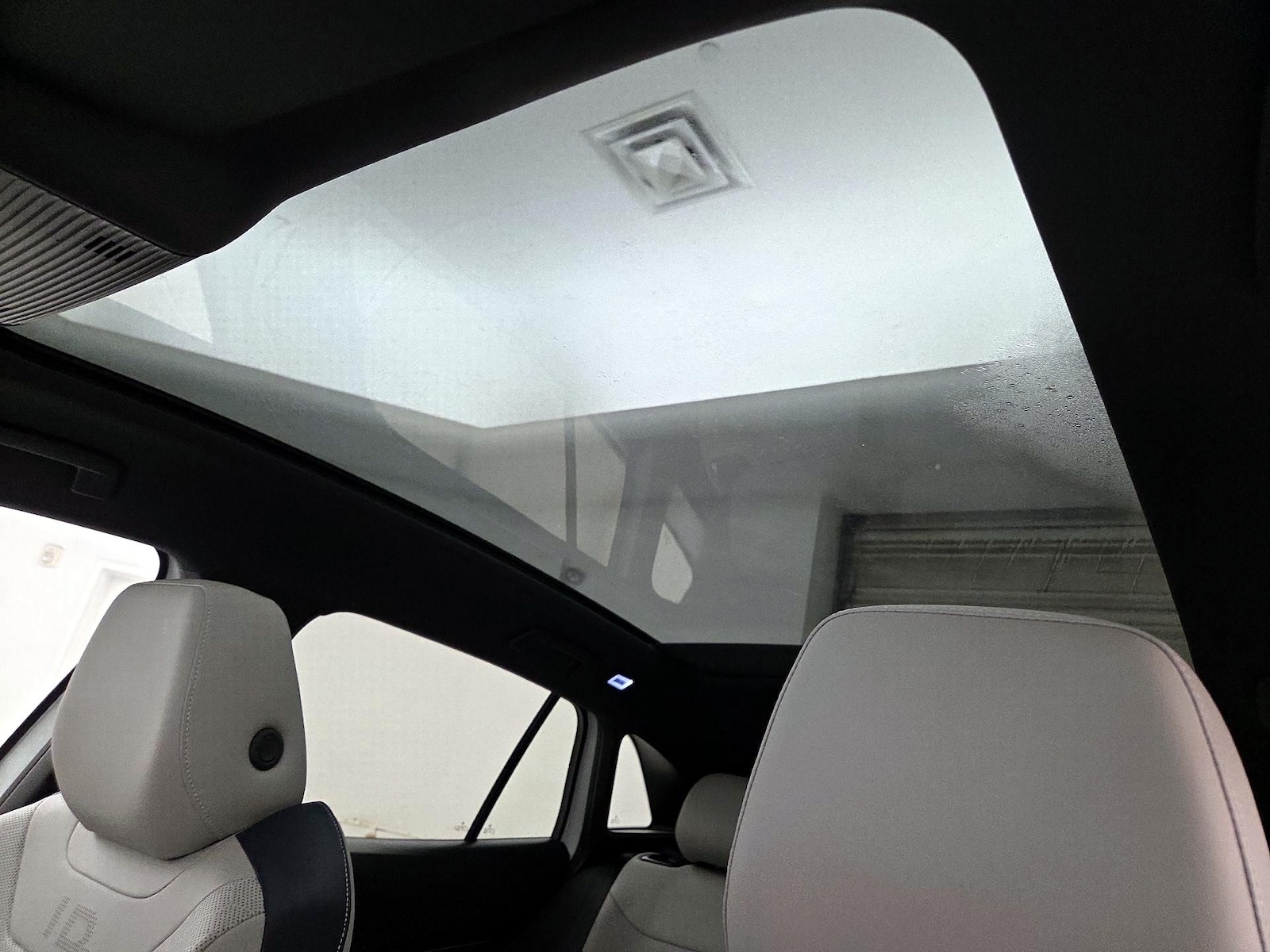 Skylight(s) & Overhead Airbags