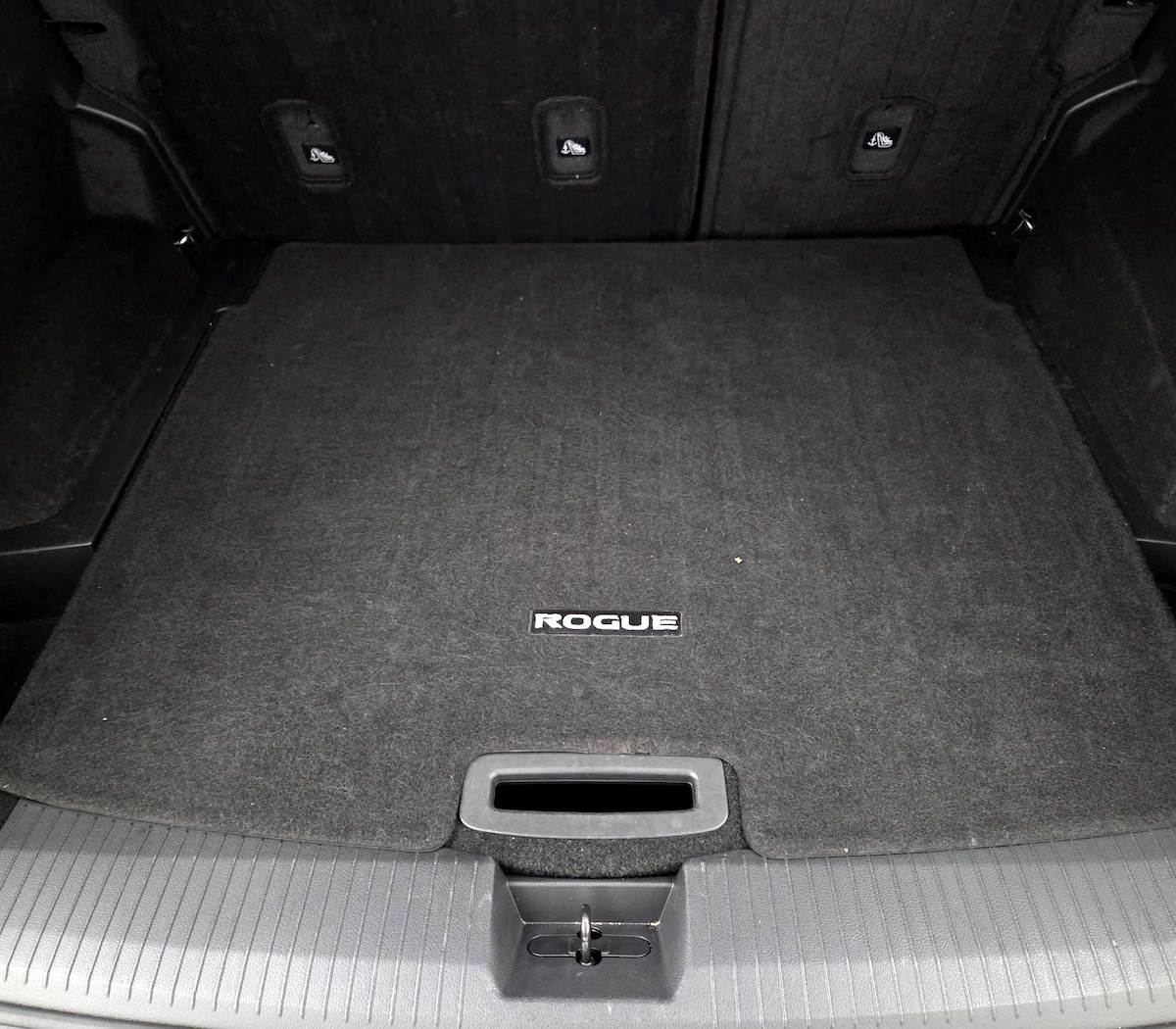 Trunk/Cargo (Seats Up)