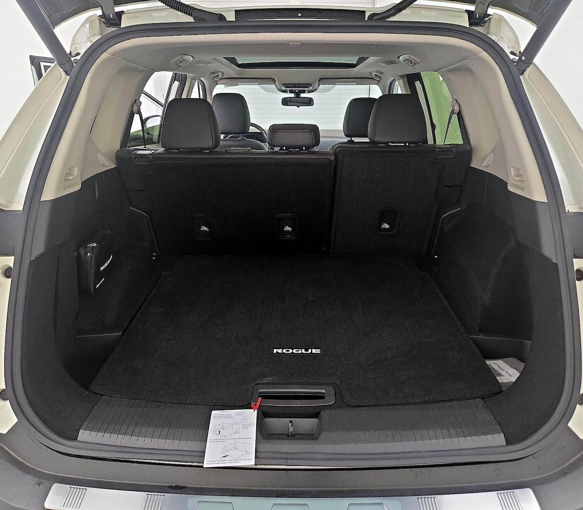 Trunk/Cargo (Seats Up)