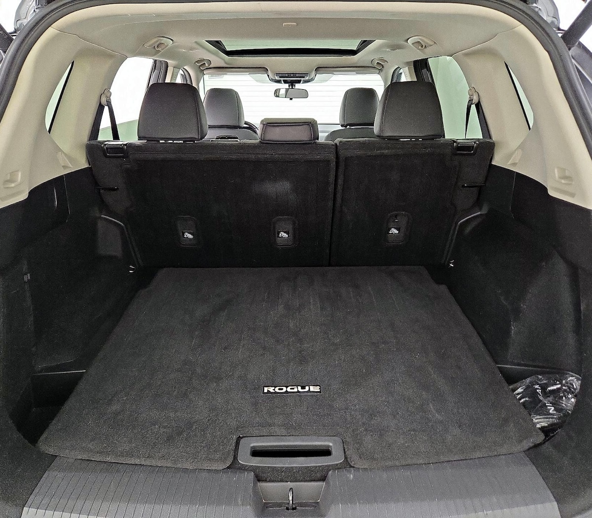 Trunk/Cargo (Seats Up)