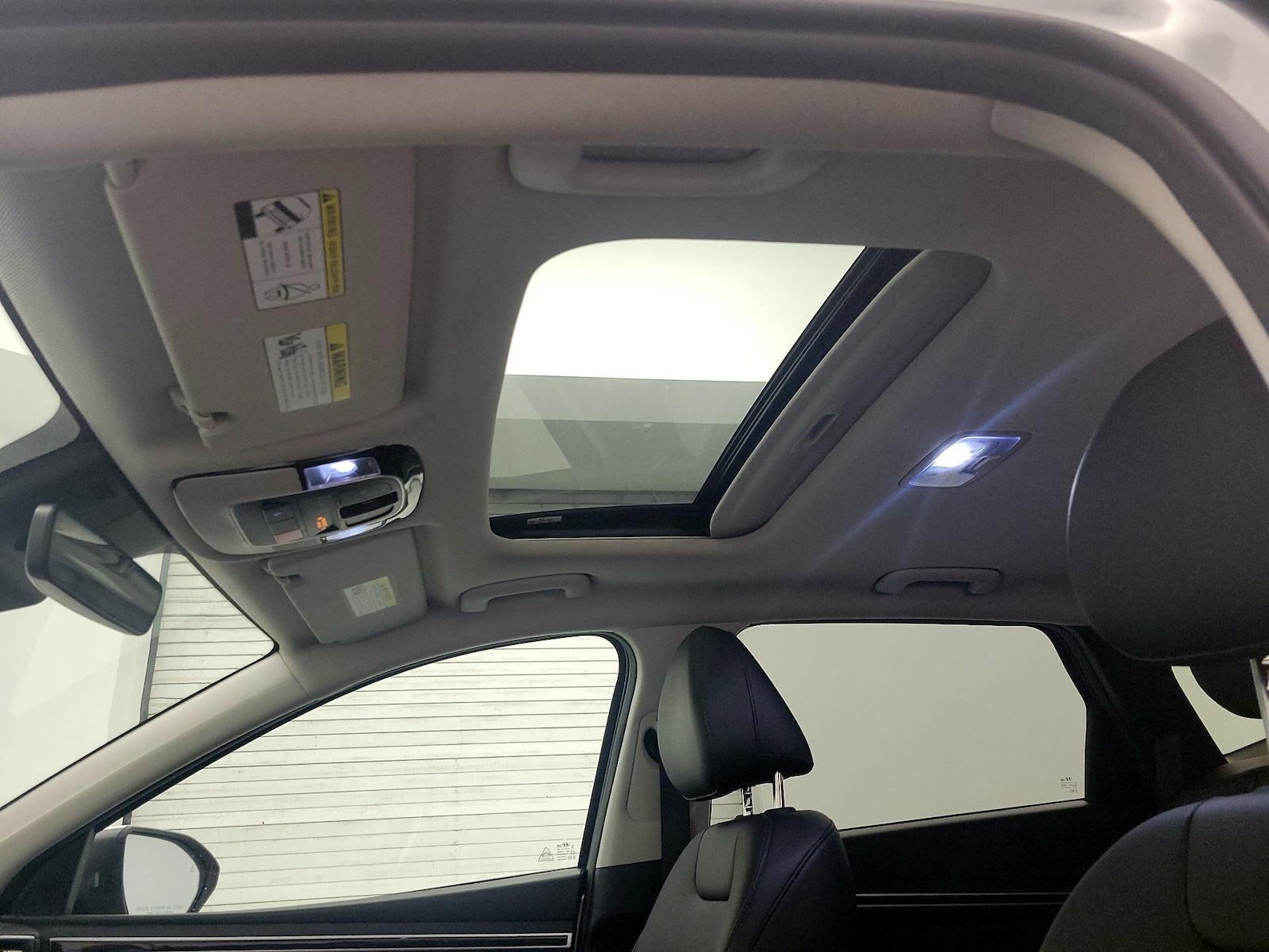 Sunroof(s) & Overhead Airbags
