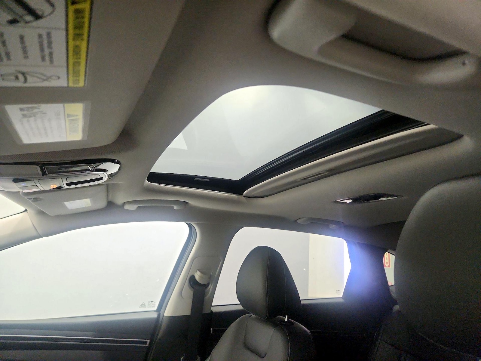 Sunroof(s) & Overhead Airbags