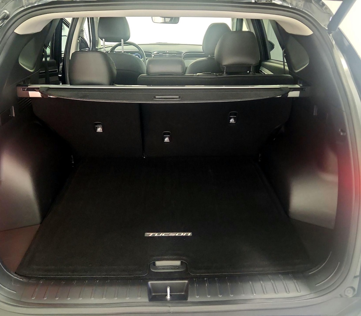 Trunk/Cargo (Seats Up)