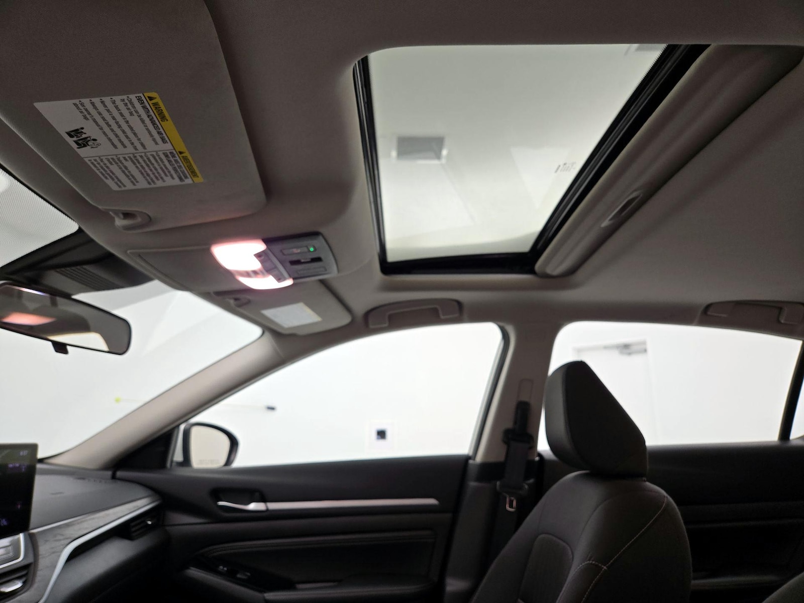 Sunroof(s) & Overhead Airbags