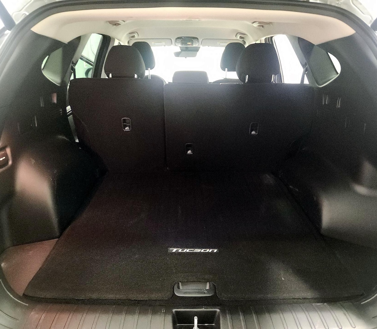Trunk/Cargo (Seats Up)