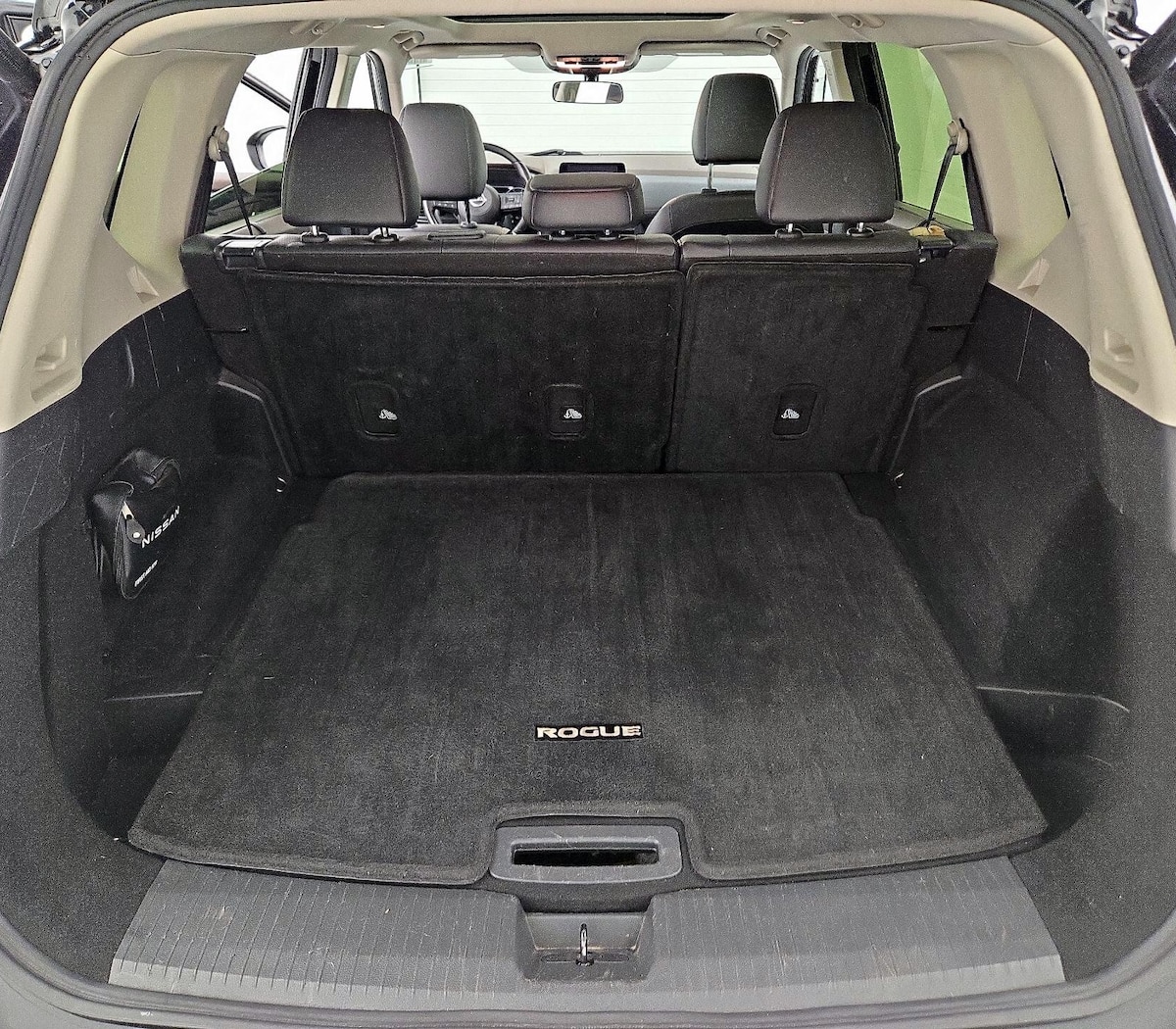 Trunk/Cargo (Seats Up)