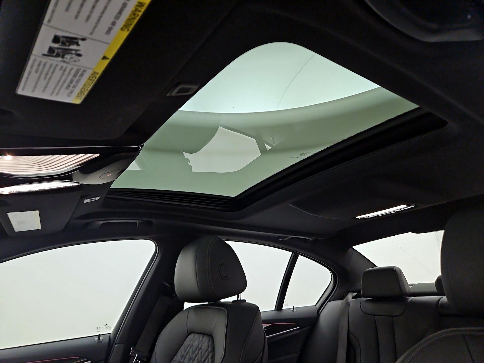 Sunroof(s) & Overhead Airbags