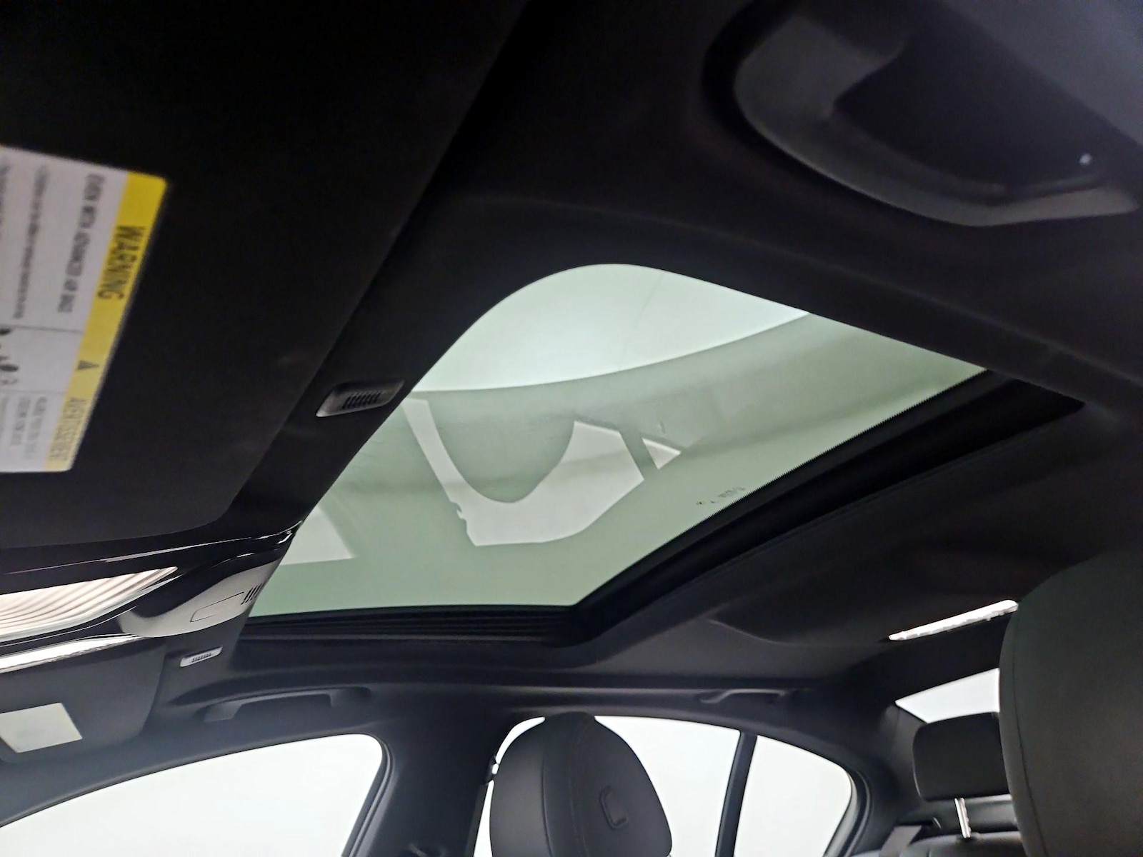 Sunroof(s) & Overhead Airbags