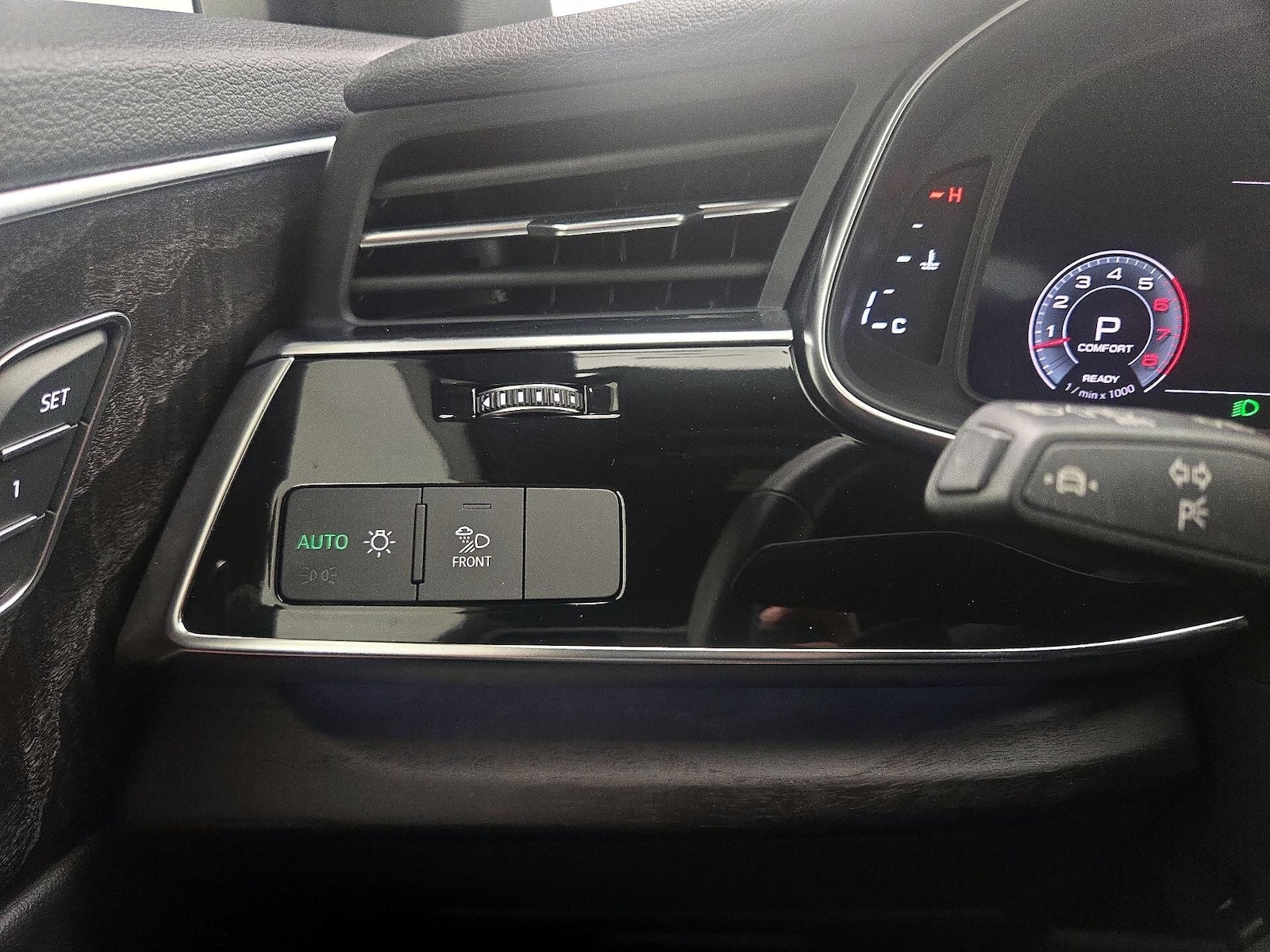 2023 Audi Q7 Premium - Photo 14