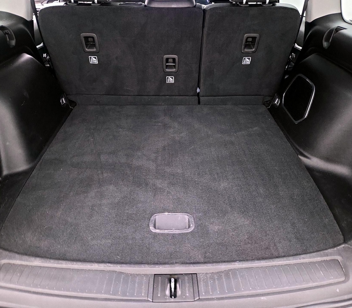 Trunk/Cargo (Seats Up)