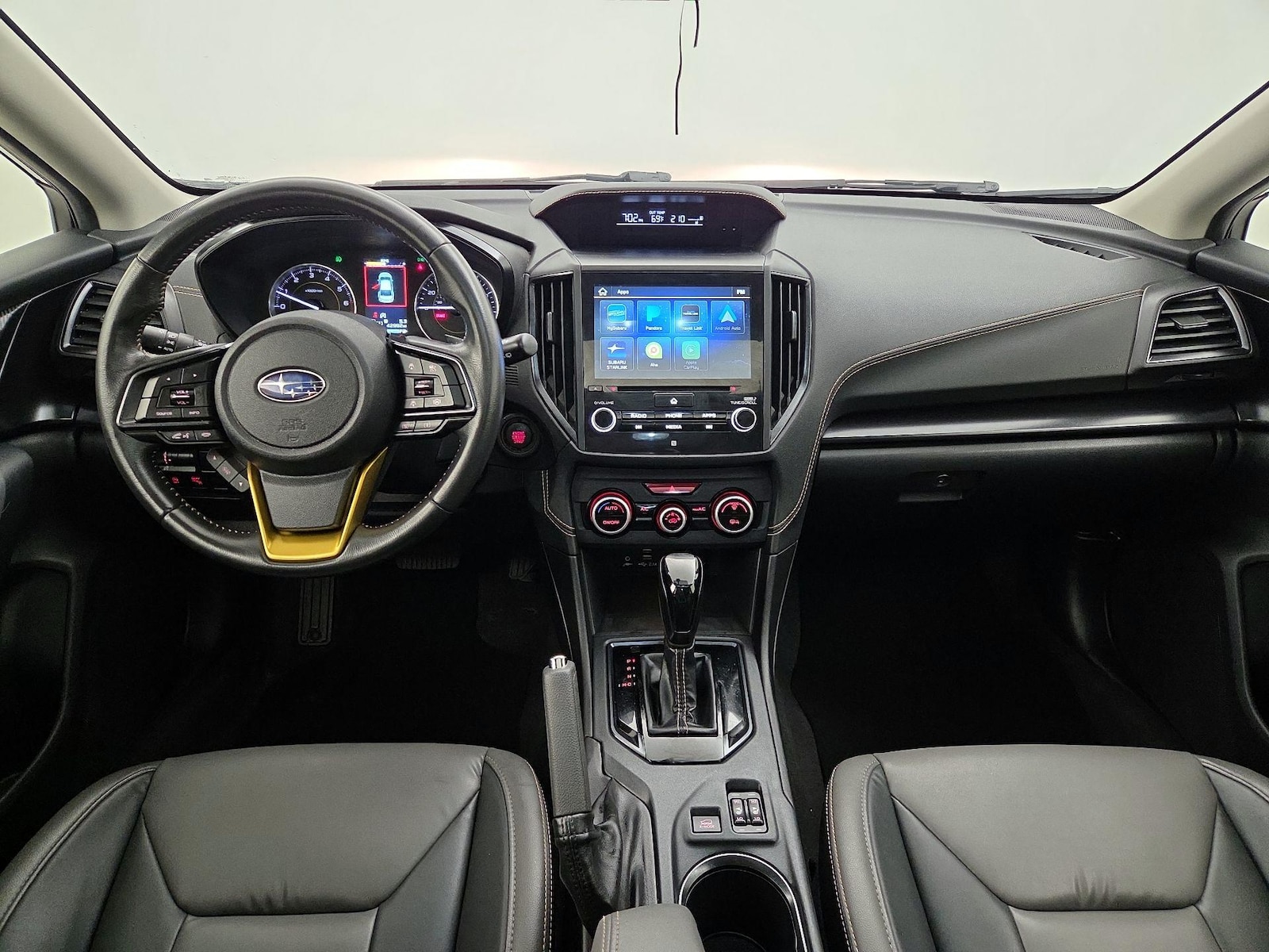 Apple CarPlay® & Android Auto™