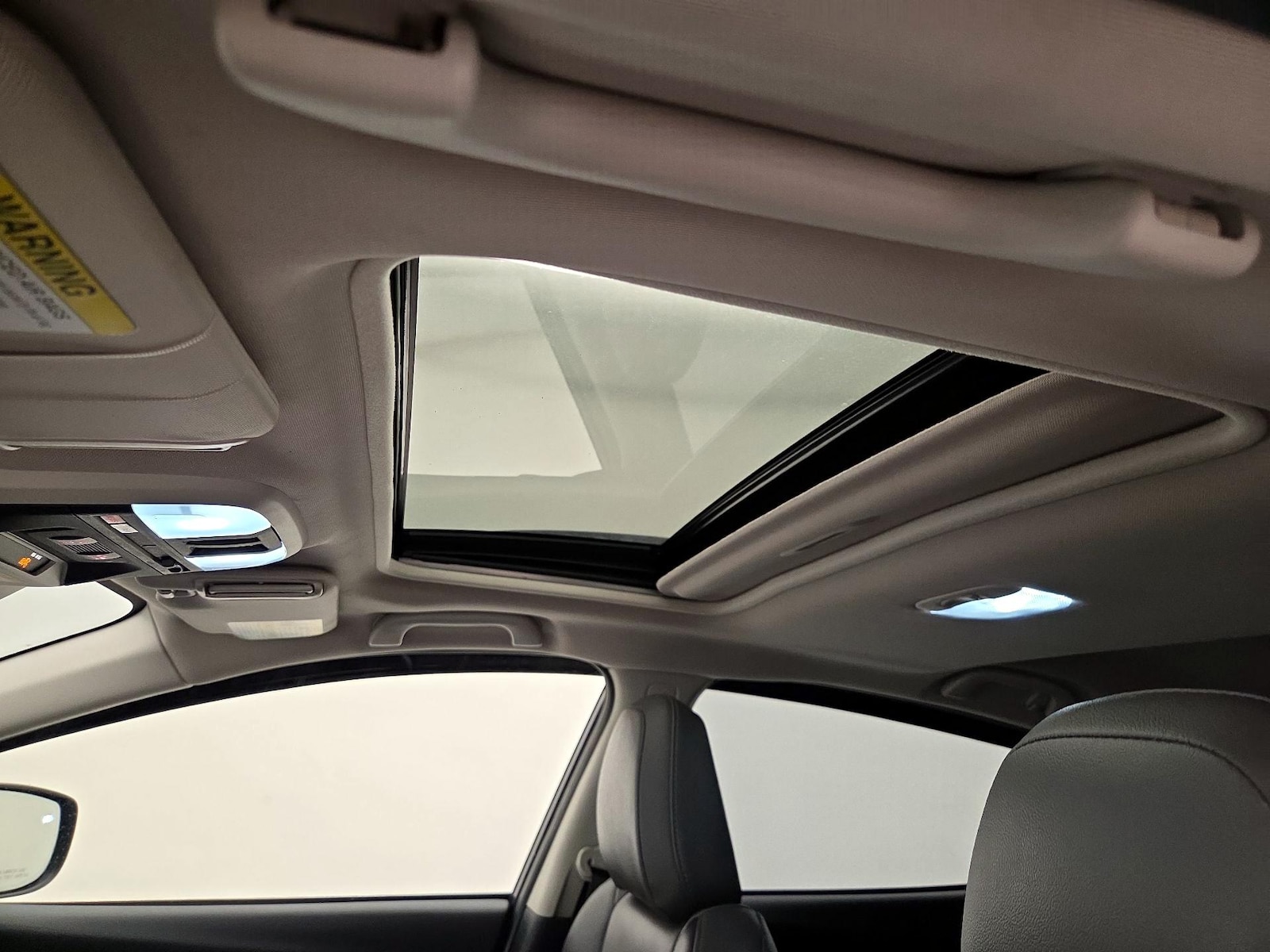 Sunroof(s) & Overhead Airbags