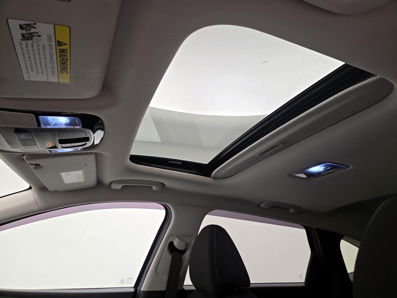 Sunroof(s) & Overhead Airbags