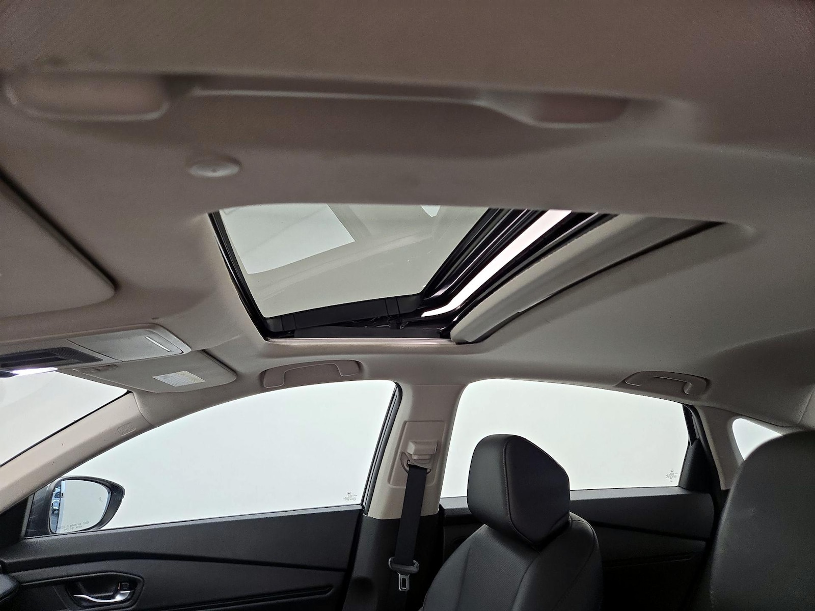 Sunroof(s) & Overhead Airbags