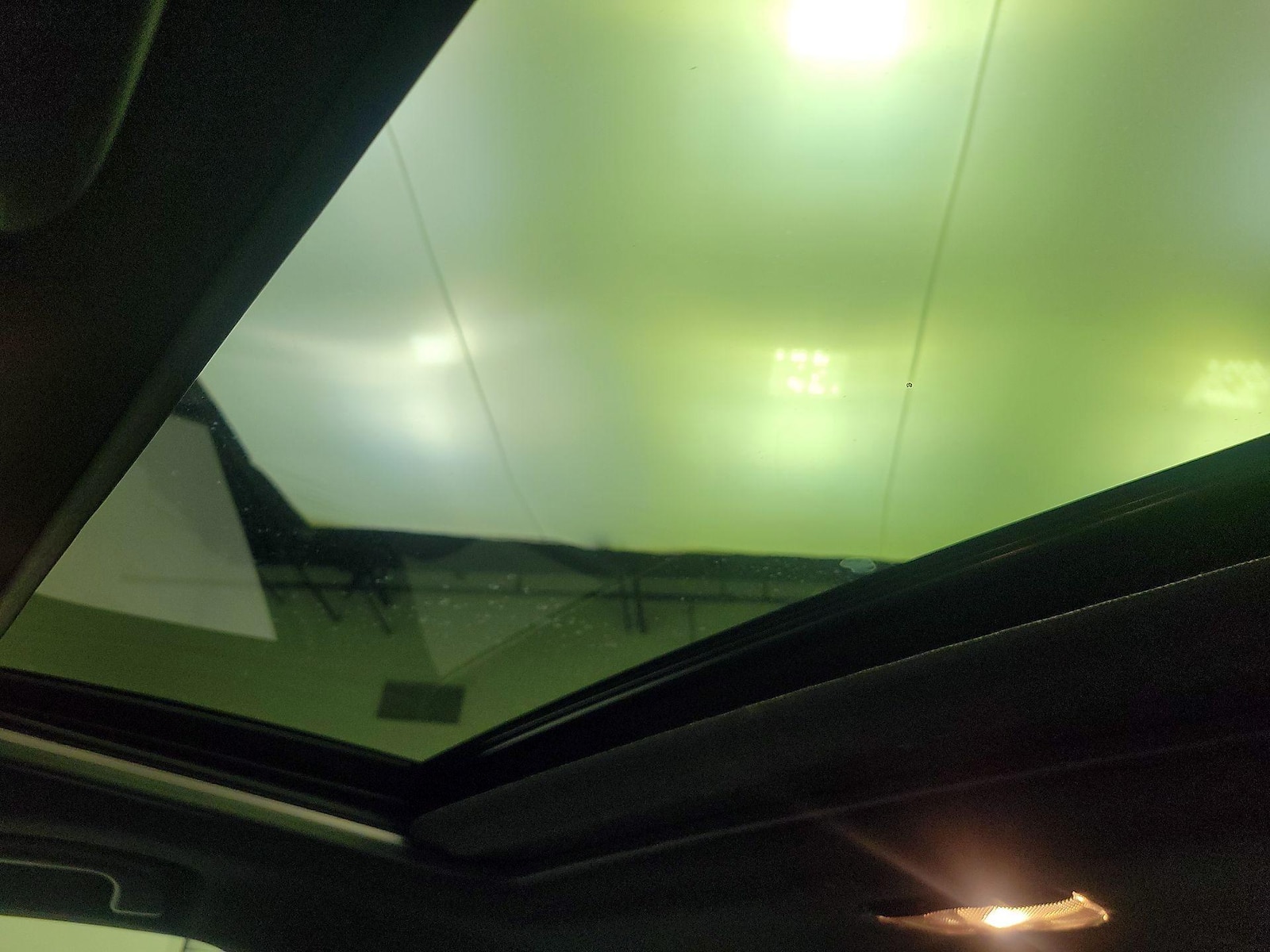 Sunroof(s) & Overhead Airbags