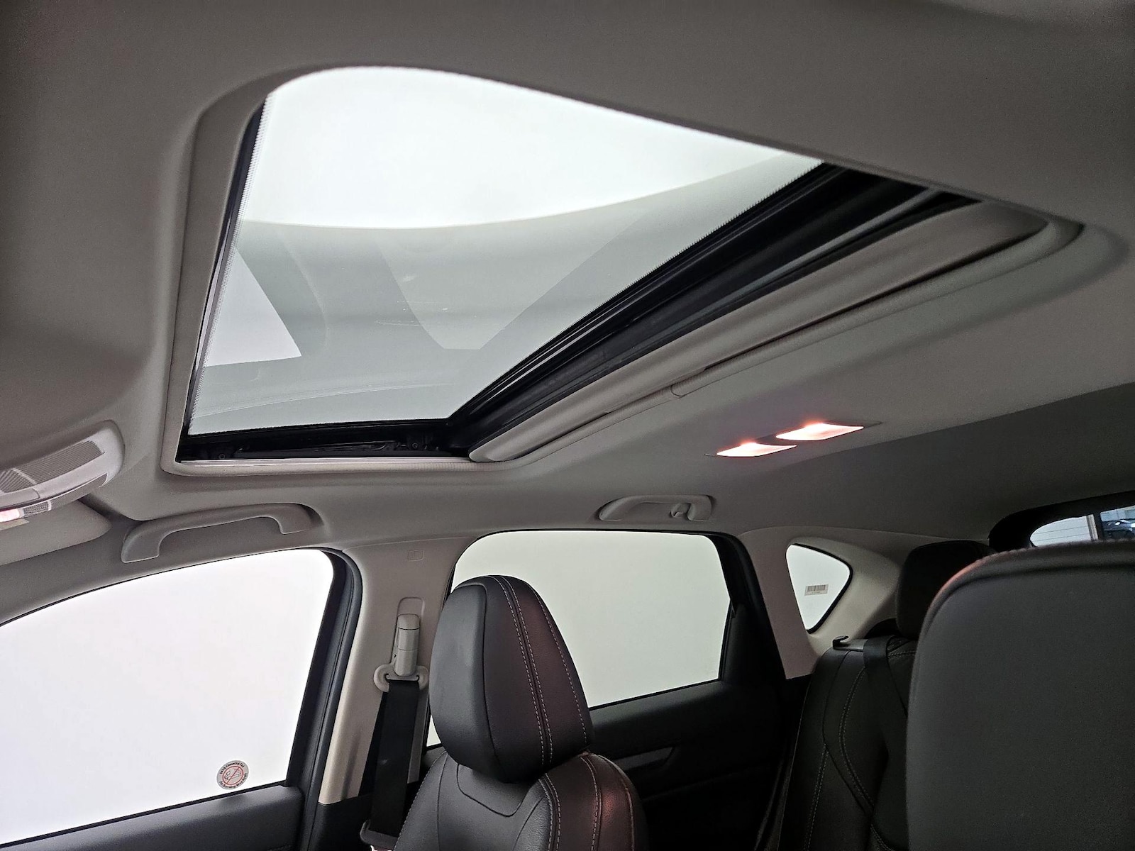 Sunroof(s) & Overhead Airbags