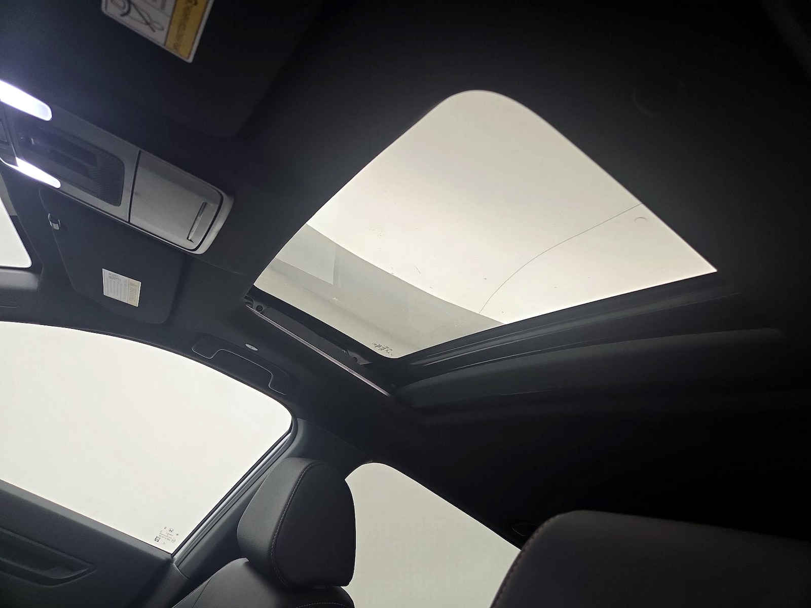 Sunroof(s) & Overhead Airbags