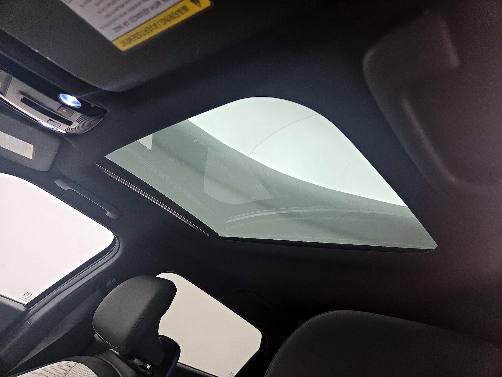 Sunroof(s) & Overhead Airbags