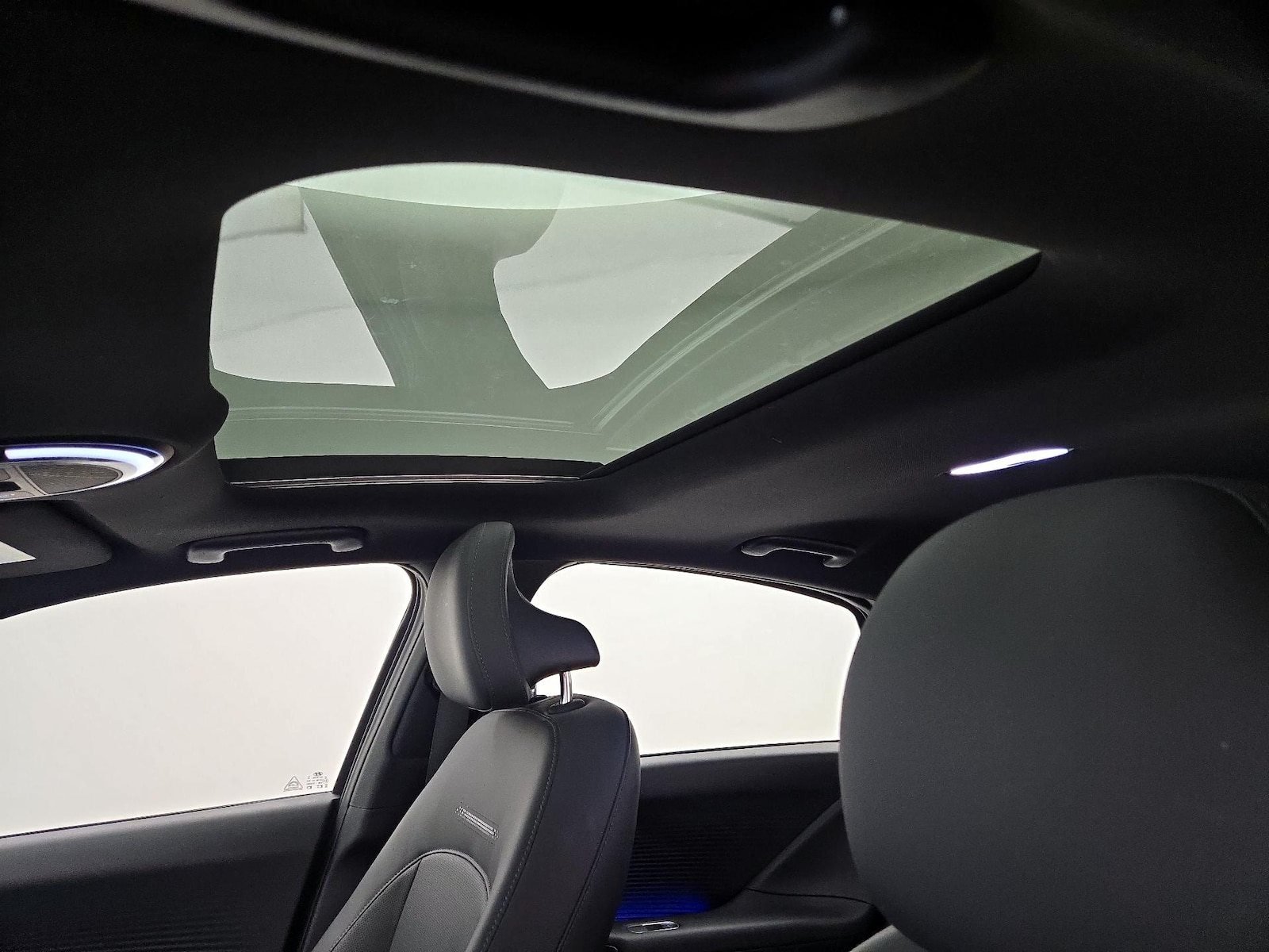 Sunroof(s) & Overhead Airbags