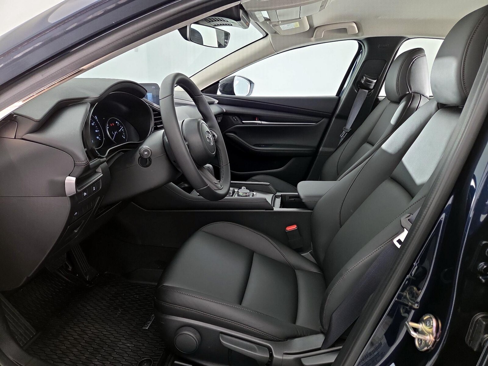 Side Airbags & Leatherette Seats