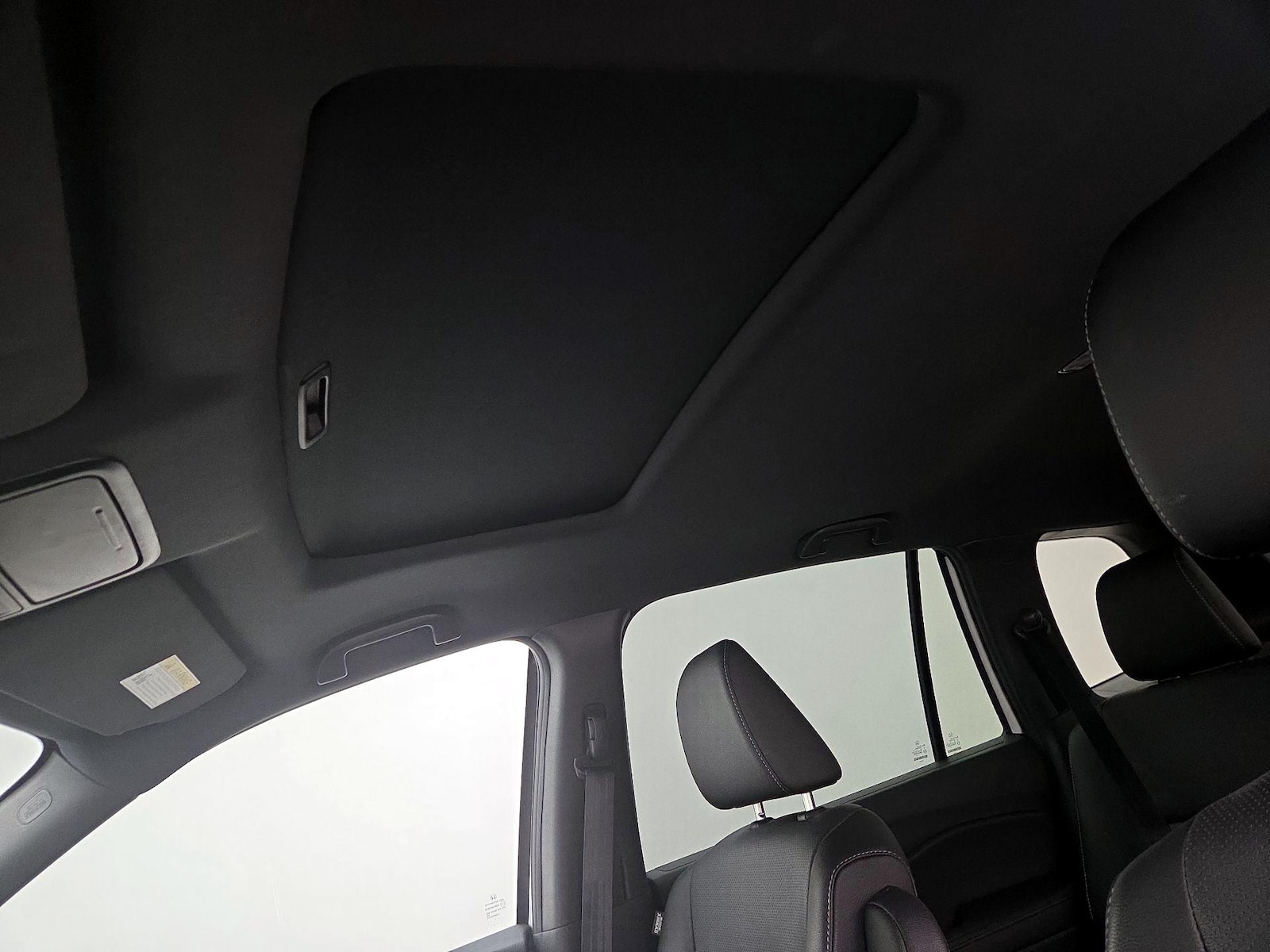 Sunroof(s) & Overhead Airbags