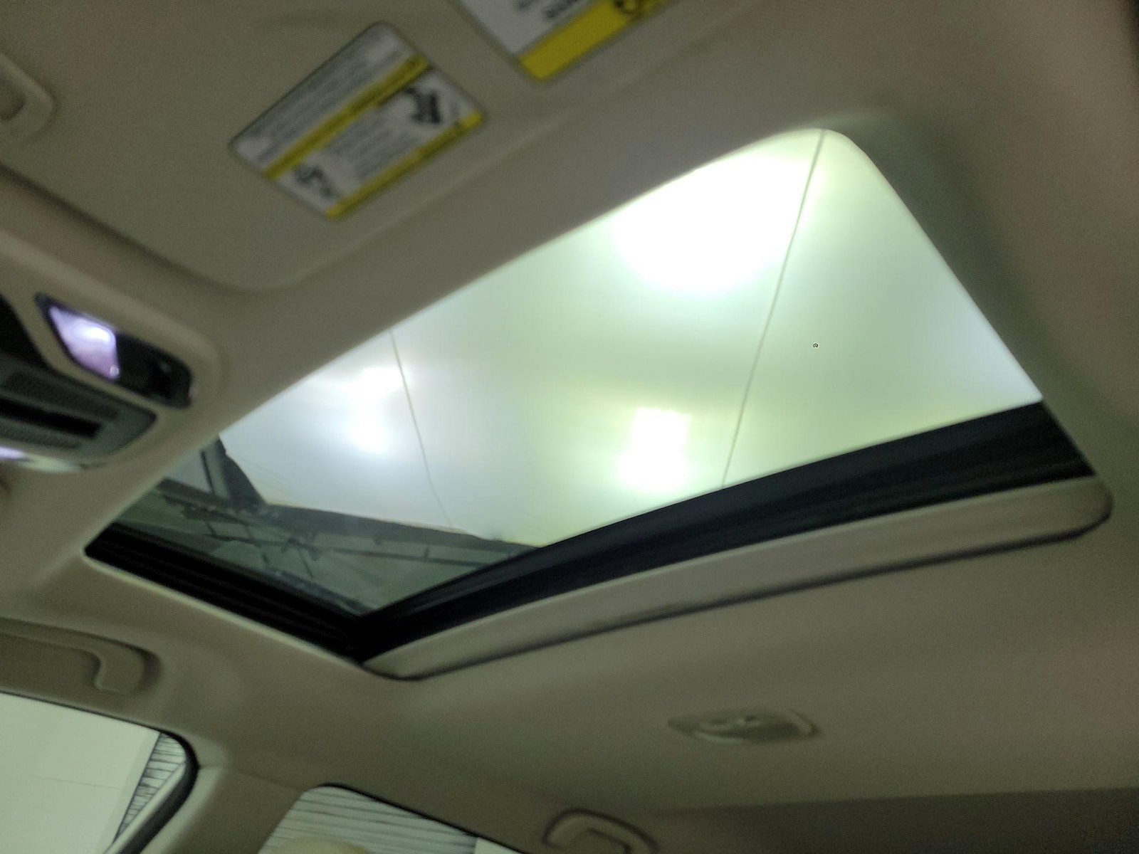 Sunroof(s) & Overhead Airbags