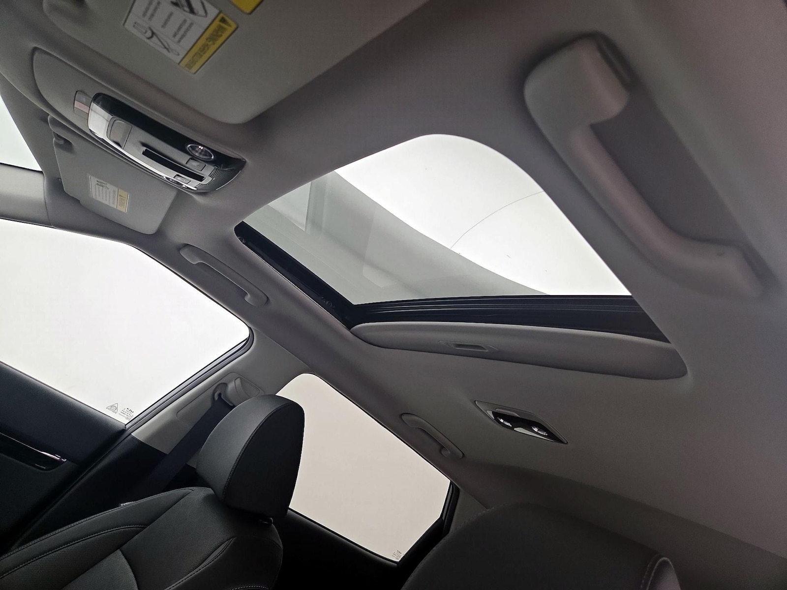 Sunroof(s) & Overhead Airbags