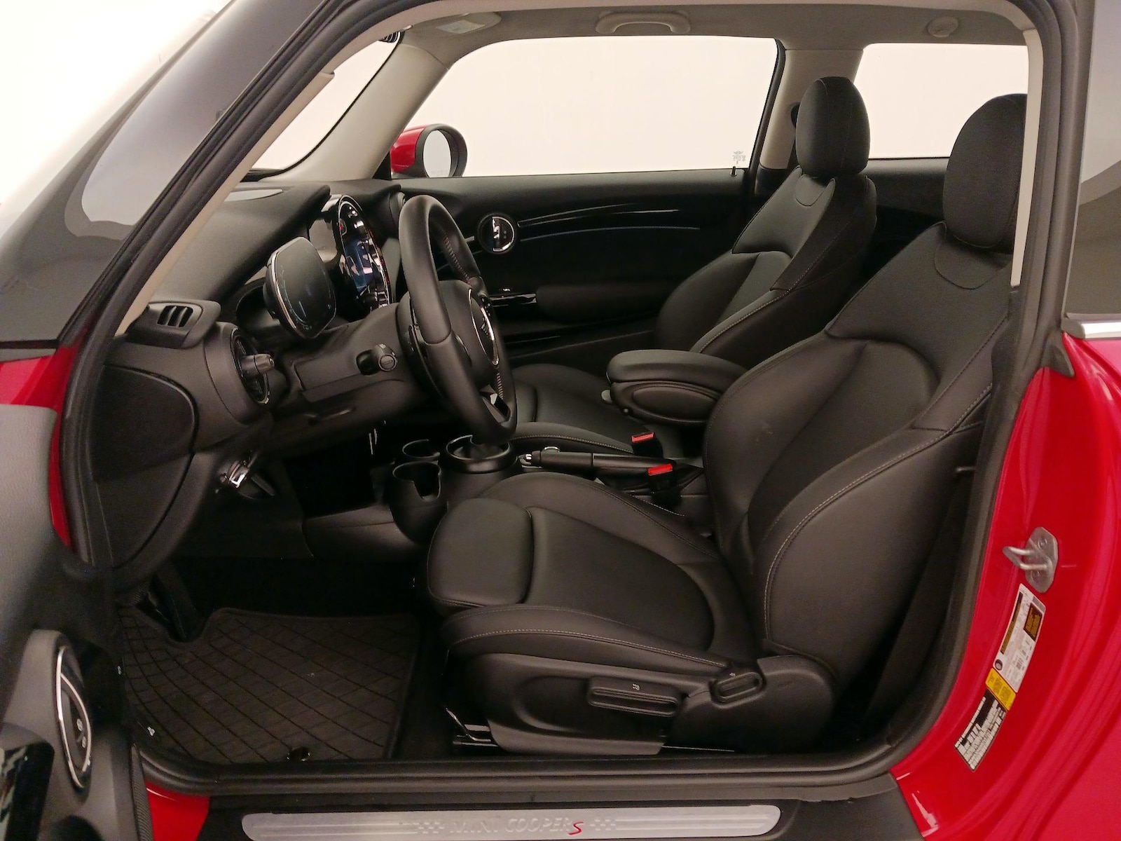 Side Airbags & Leatherette Seats