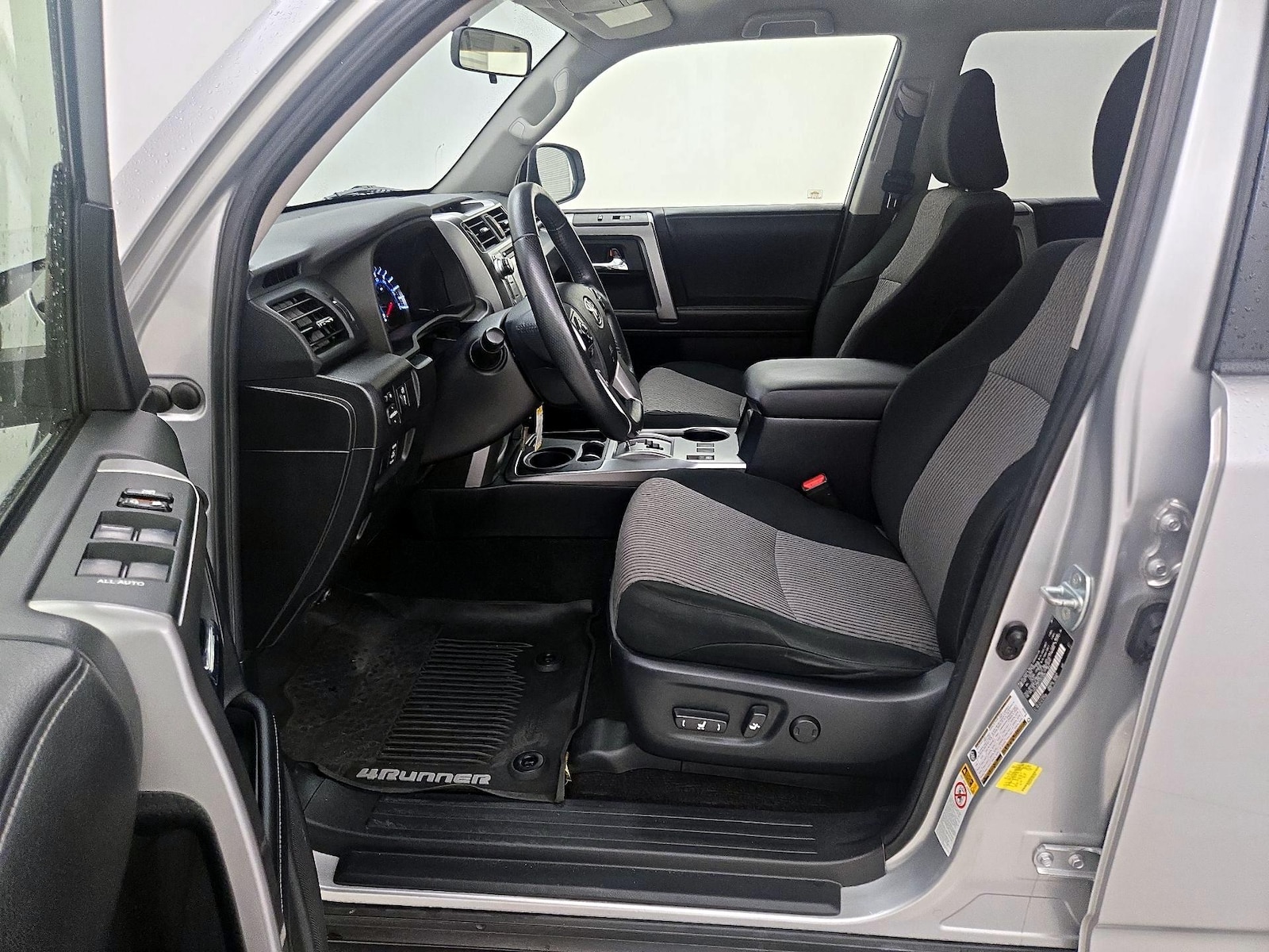 Power Seat(s) & Side Airbags